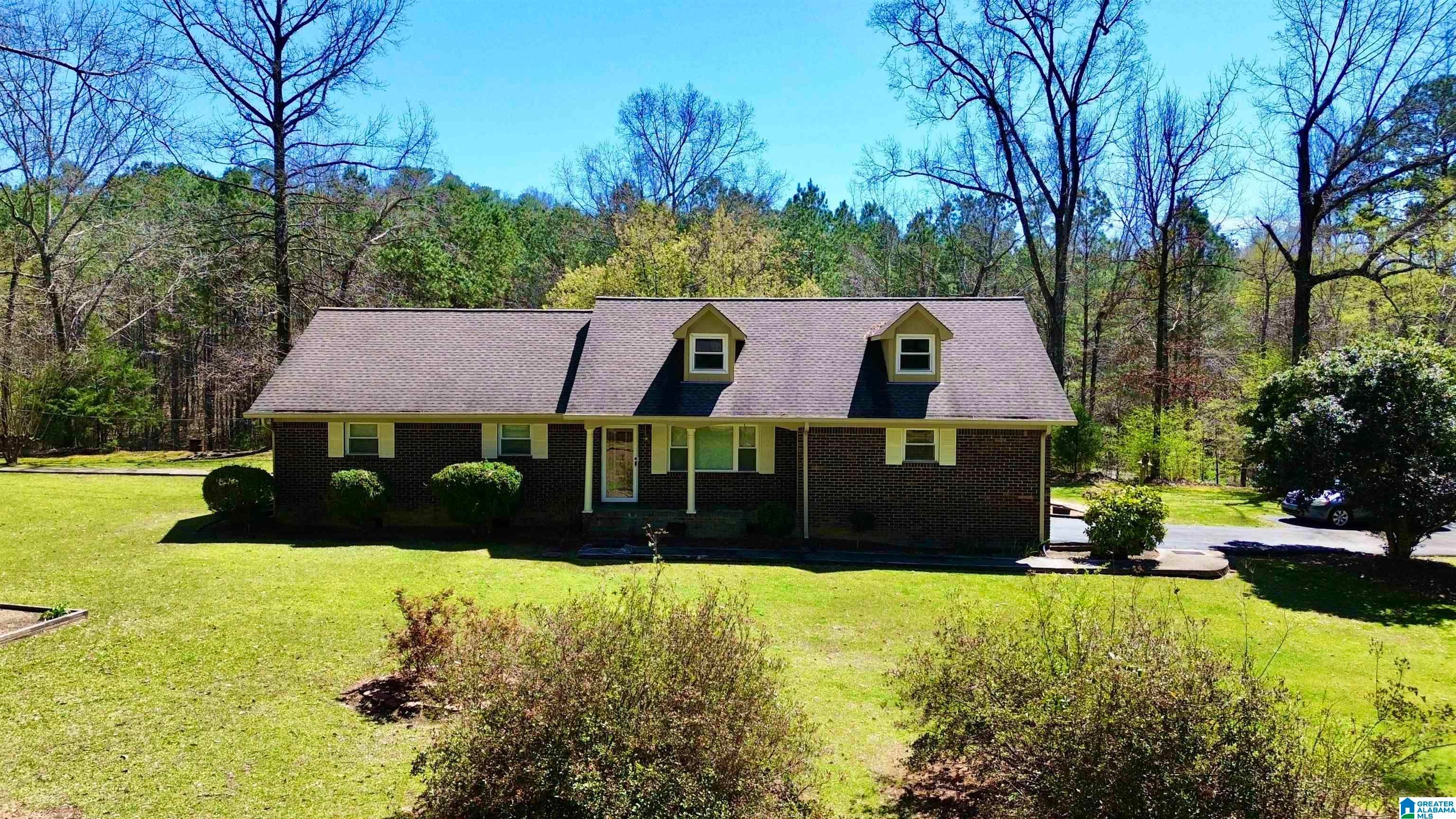 41 Armstrong Loop — photo
