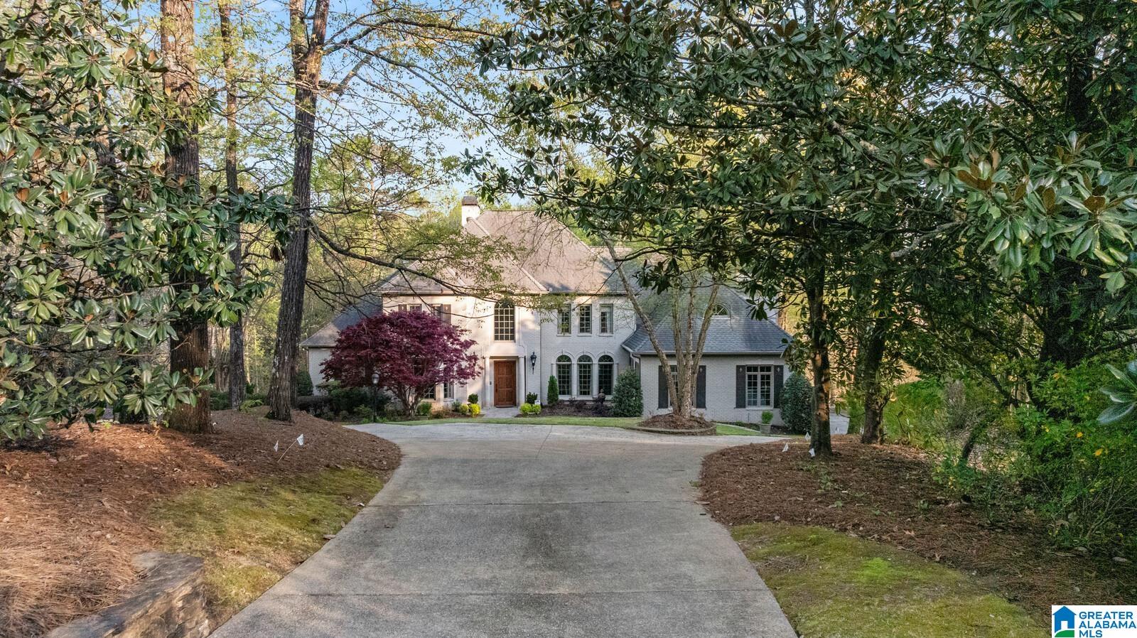 1748 Vestwood Hills Drive — photo
