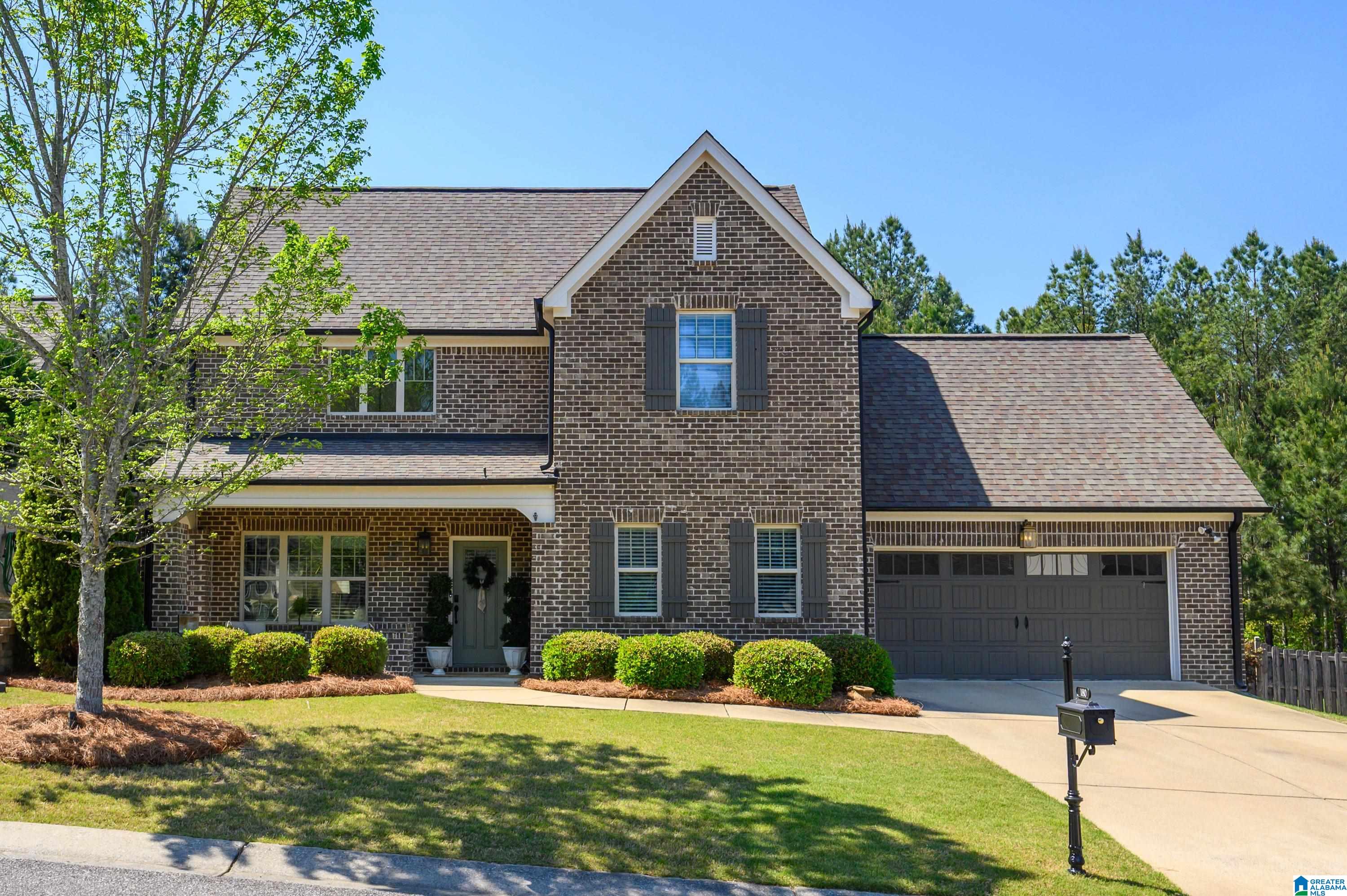 180 Lake Chelsea Drive — photo