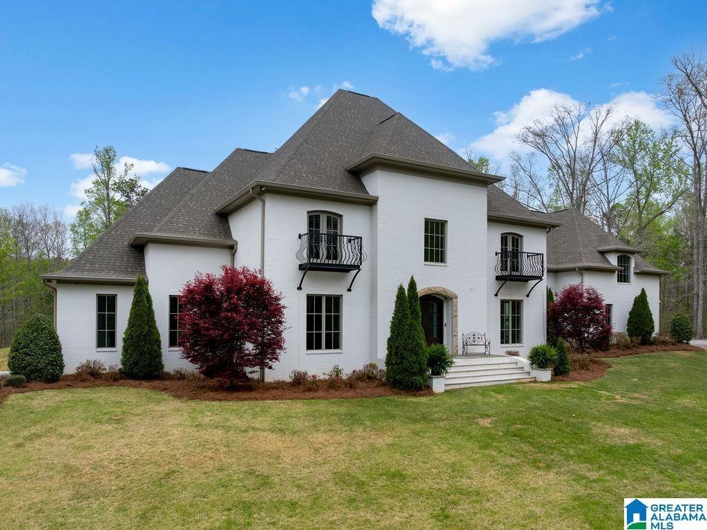 2406 Oakridge Drive — photo