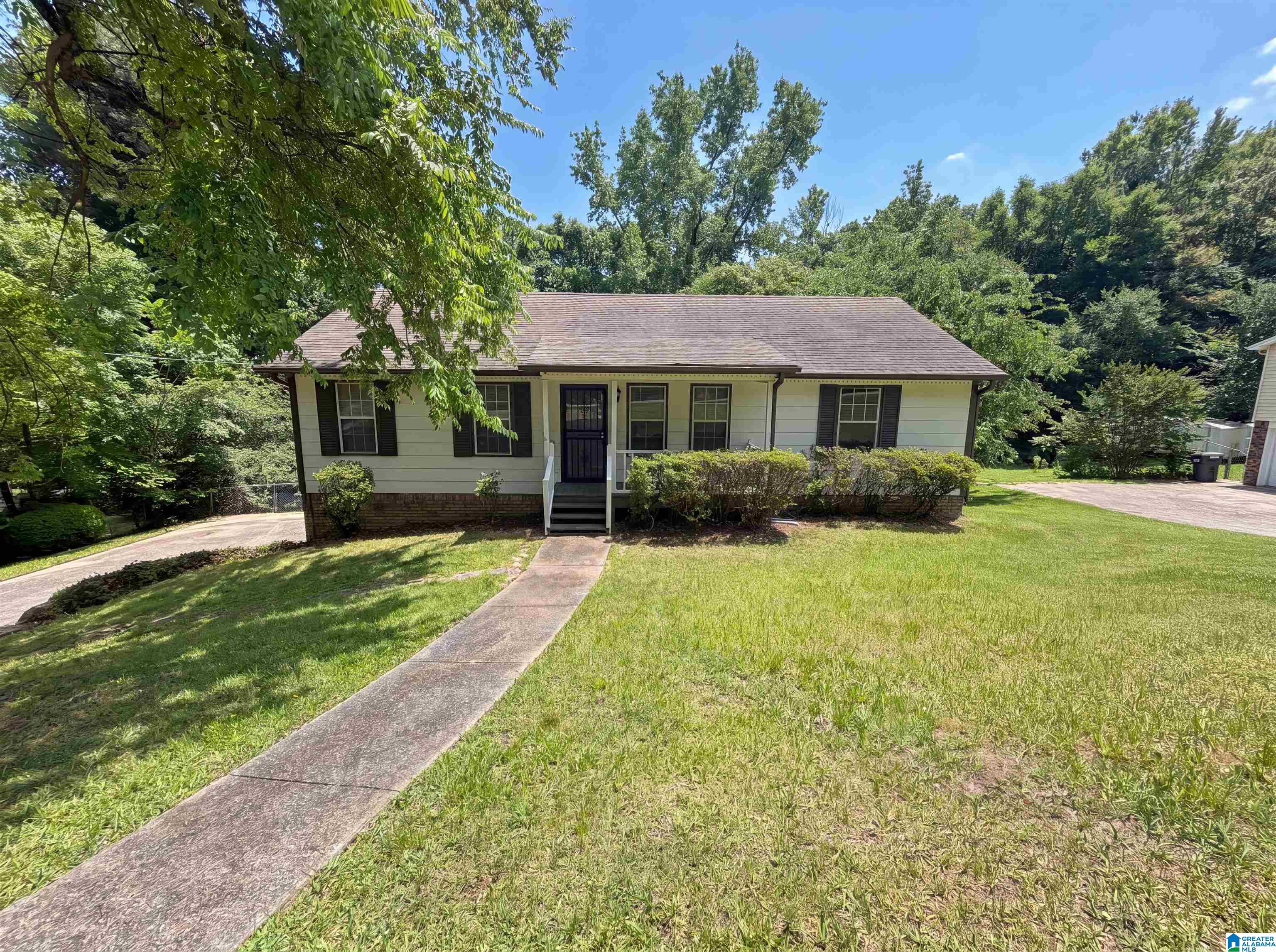 2813 Wood Drive — photo