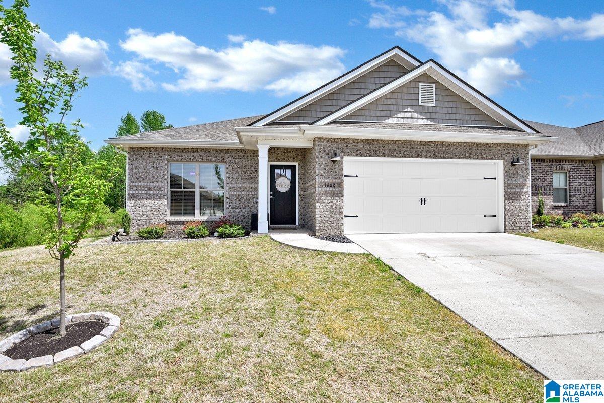 1802 Loebner Lane — photo