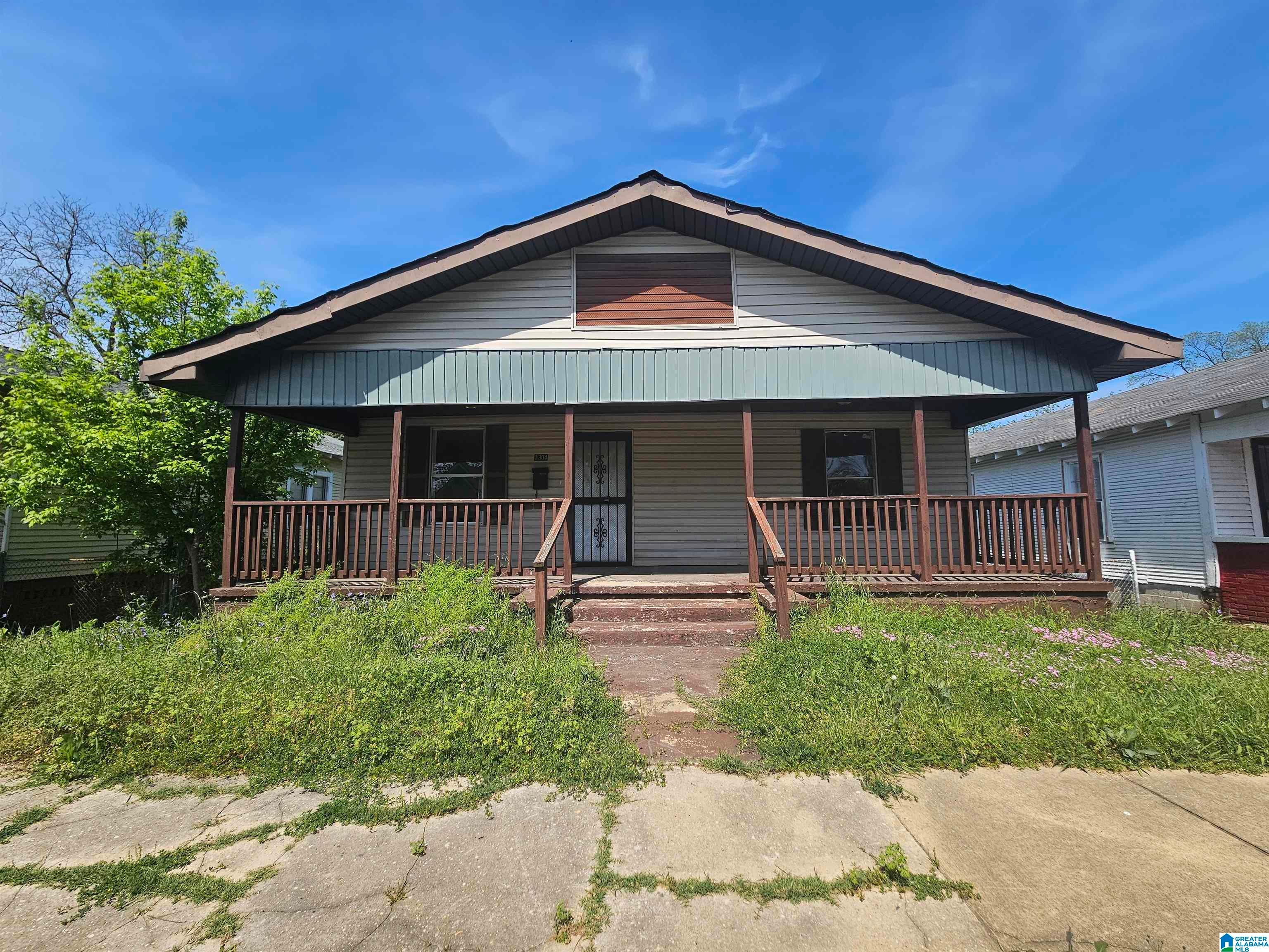 1304 Avenue G — photo