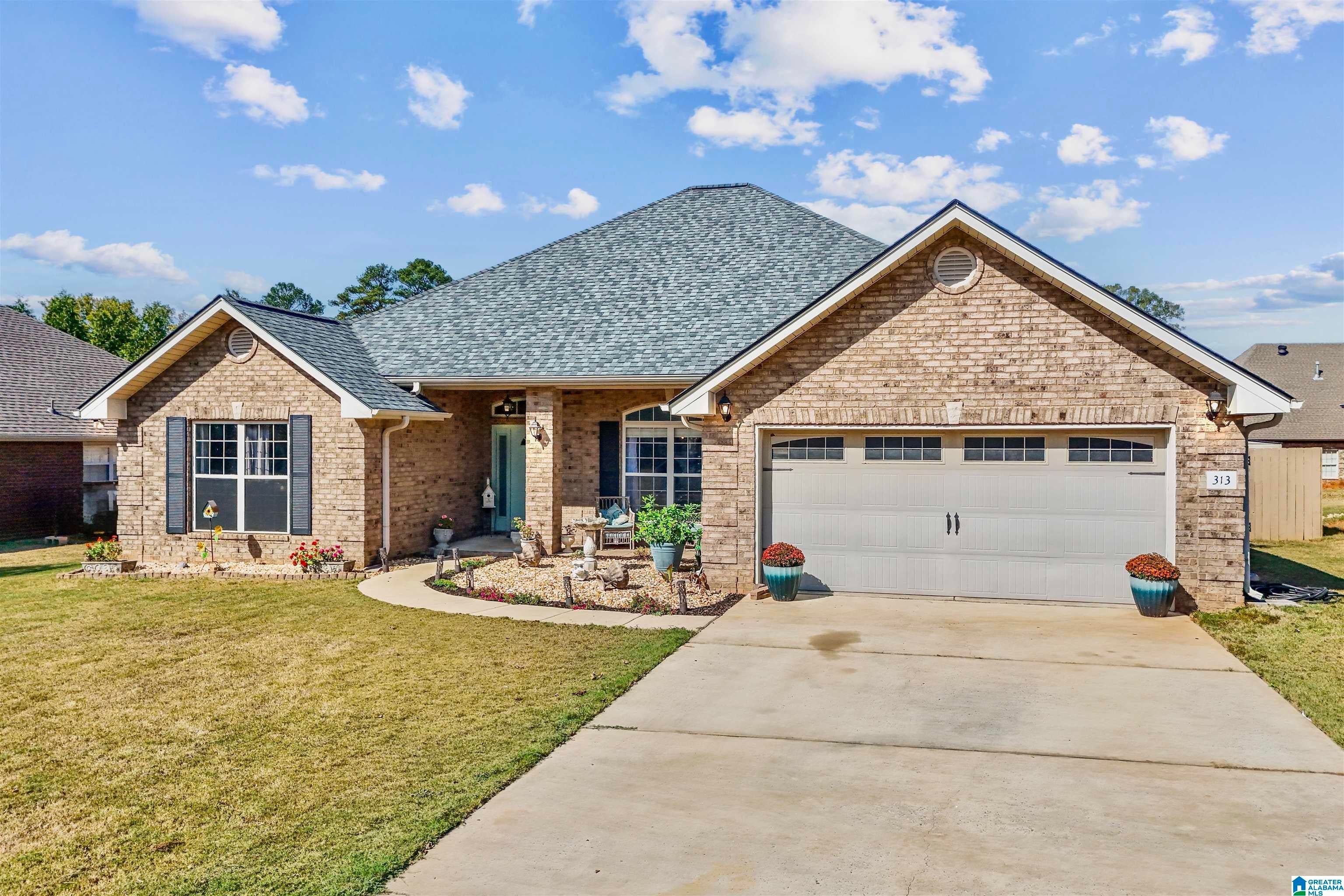 313 Tanglewood Circle — photo