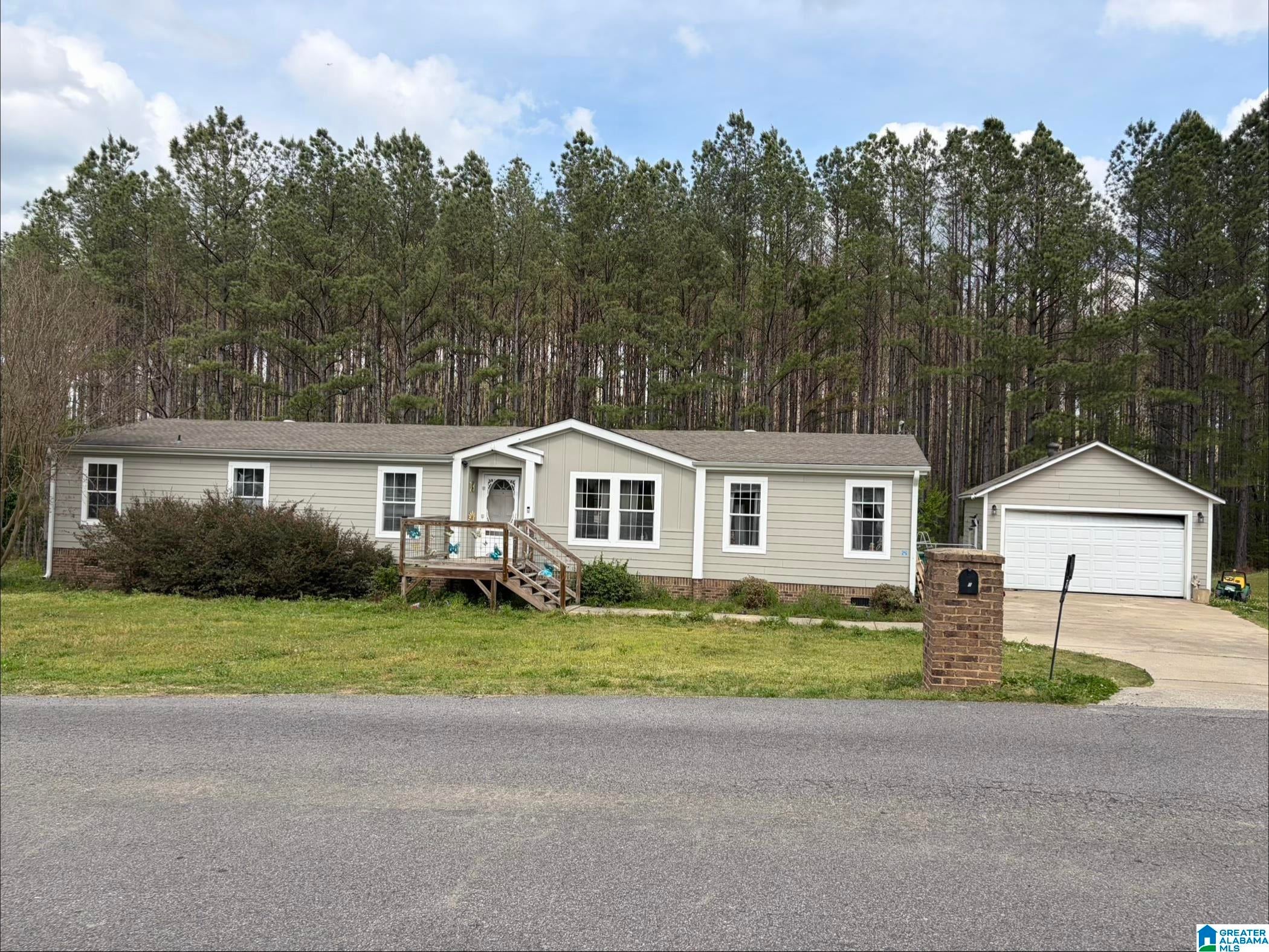 60 Abingdon Trace — photo