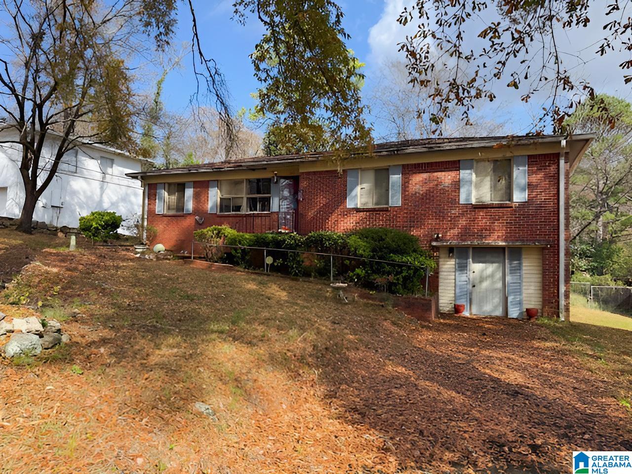 1313 Hatfield Lane — photo