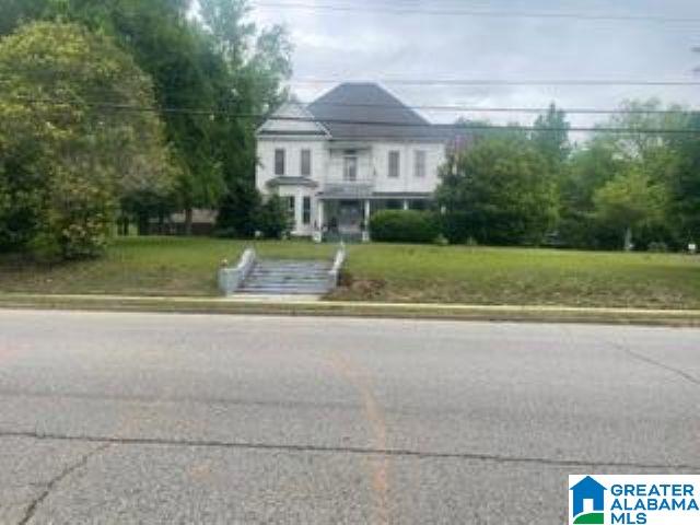 2206 Main Street — photo