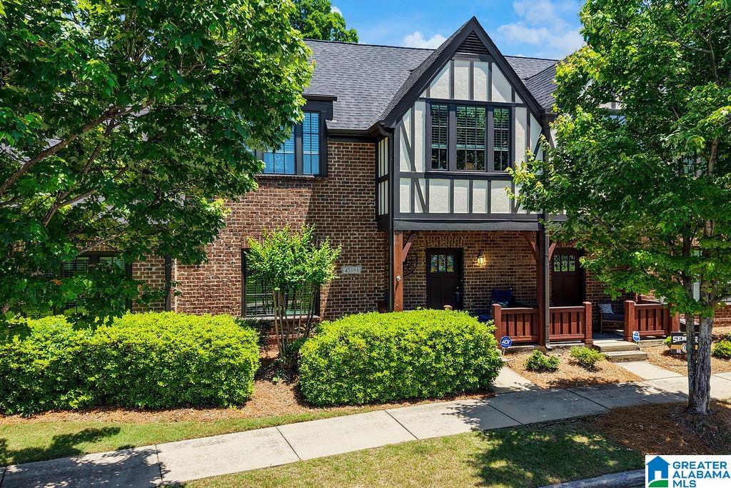 45181 Portobello Road — photo