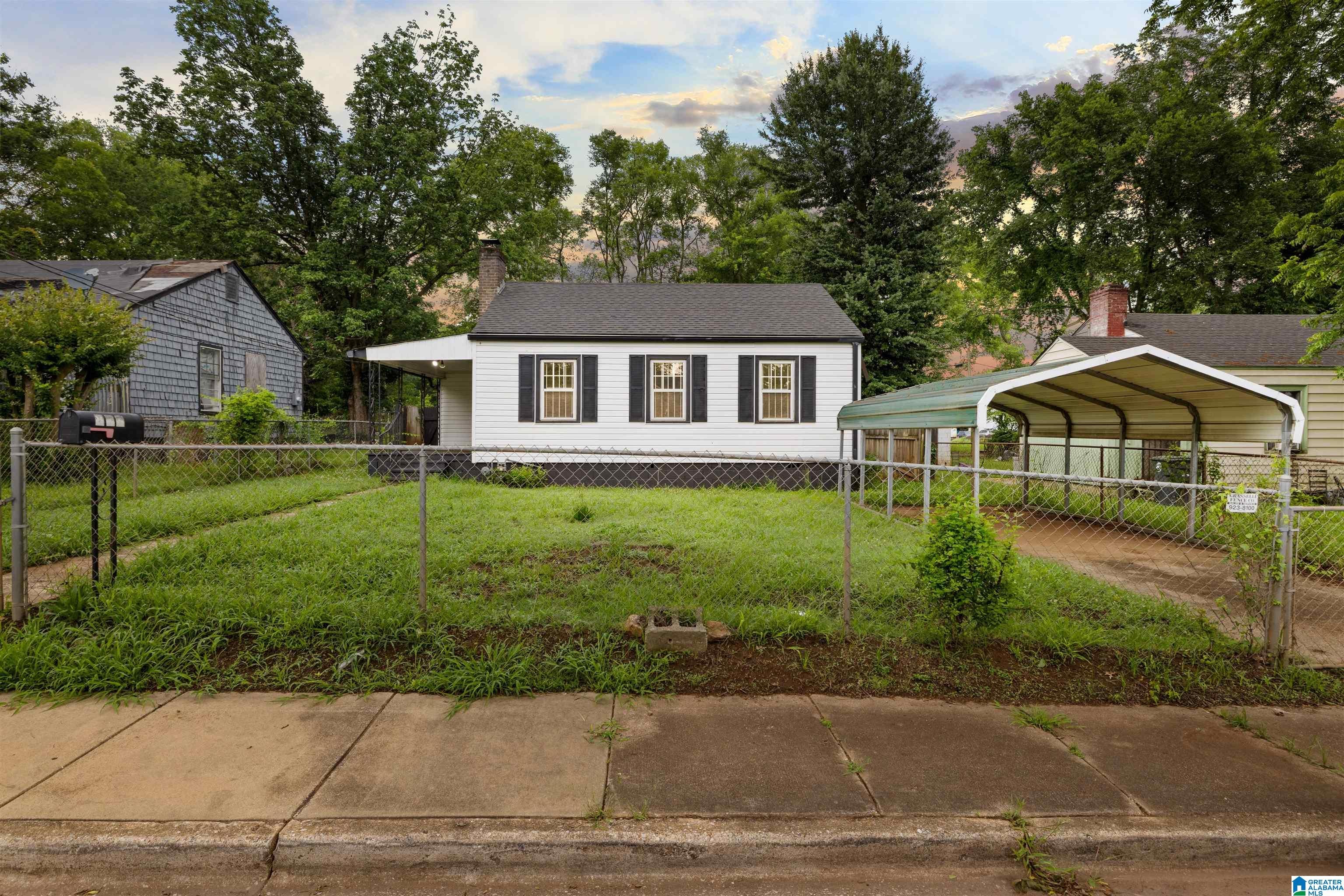 813 N 42nd Place — photo