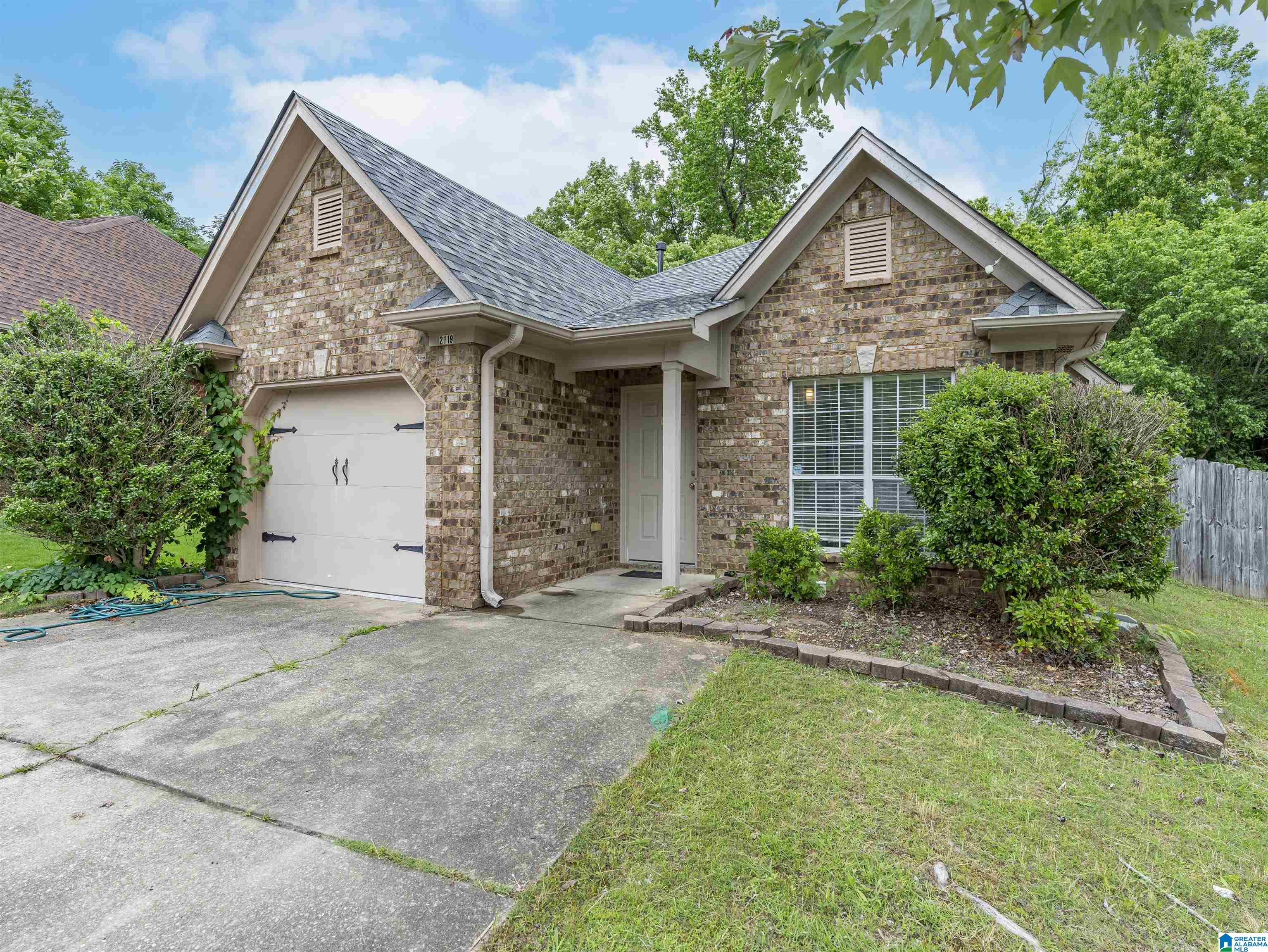 2119 Willow Glenn Drive — photo