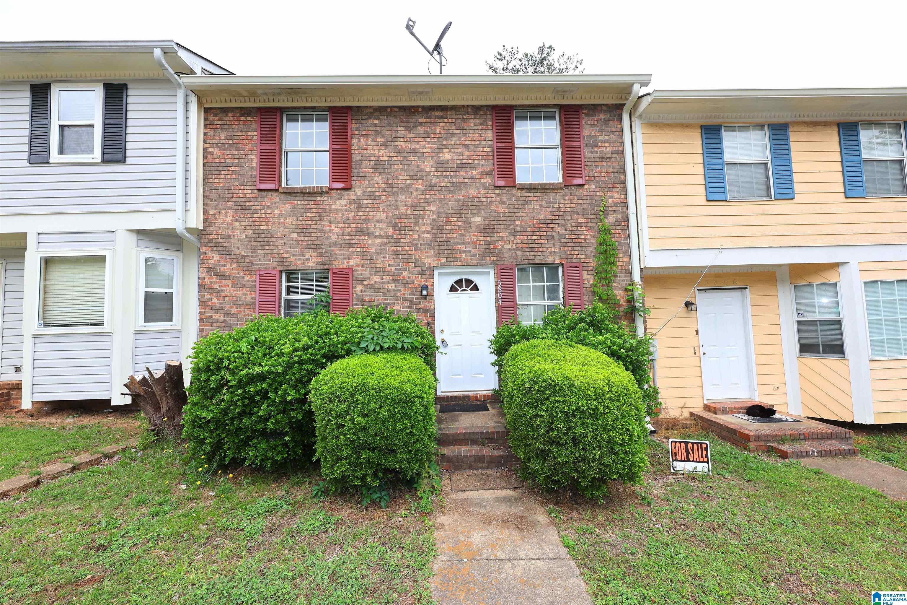 5804 Woodgate Circle — photo