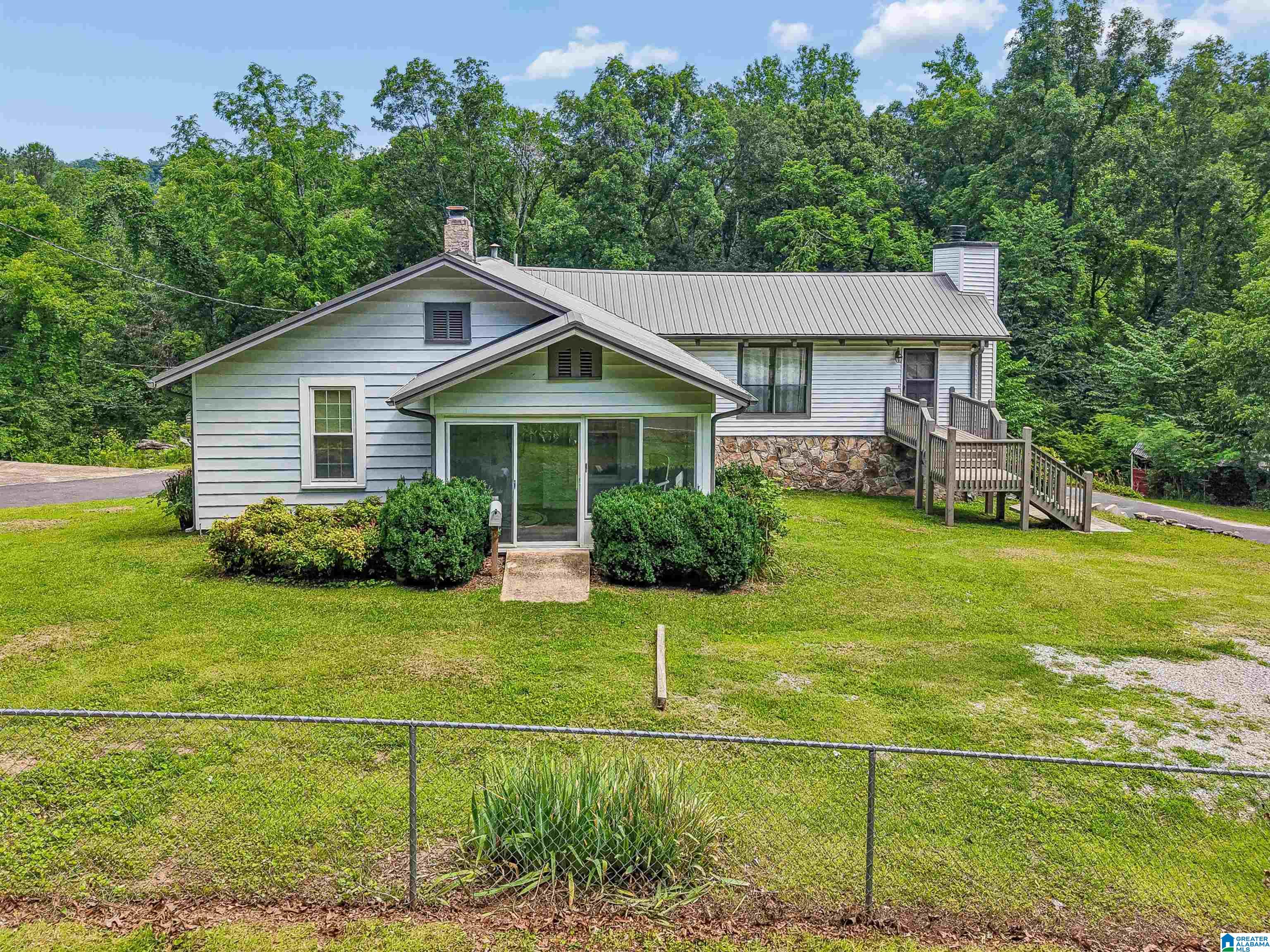 5950 Red Hollow Road — photo