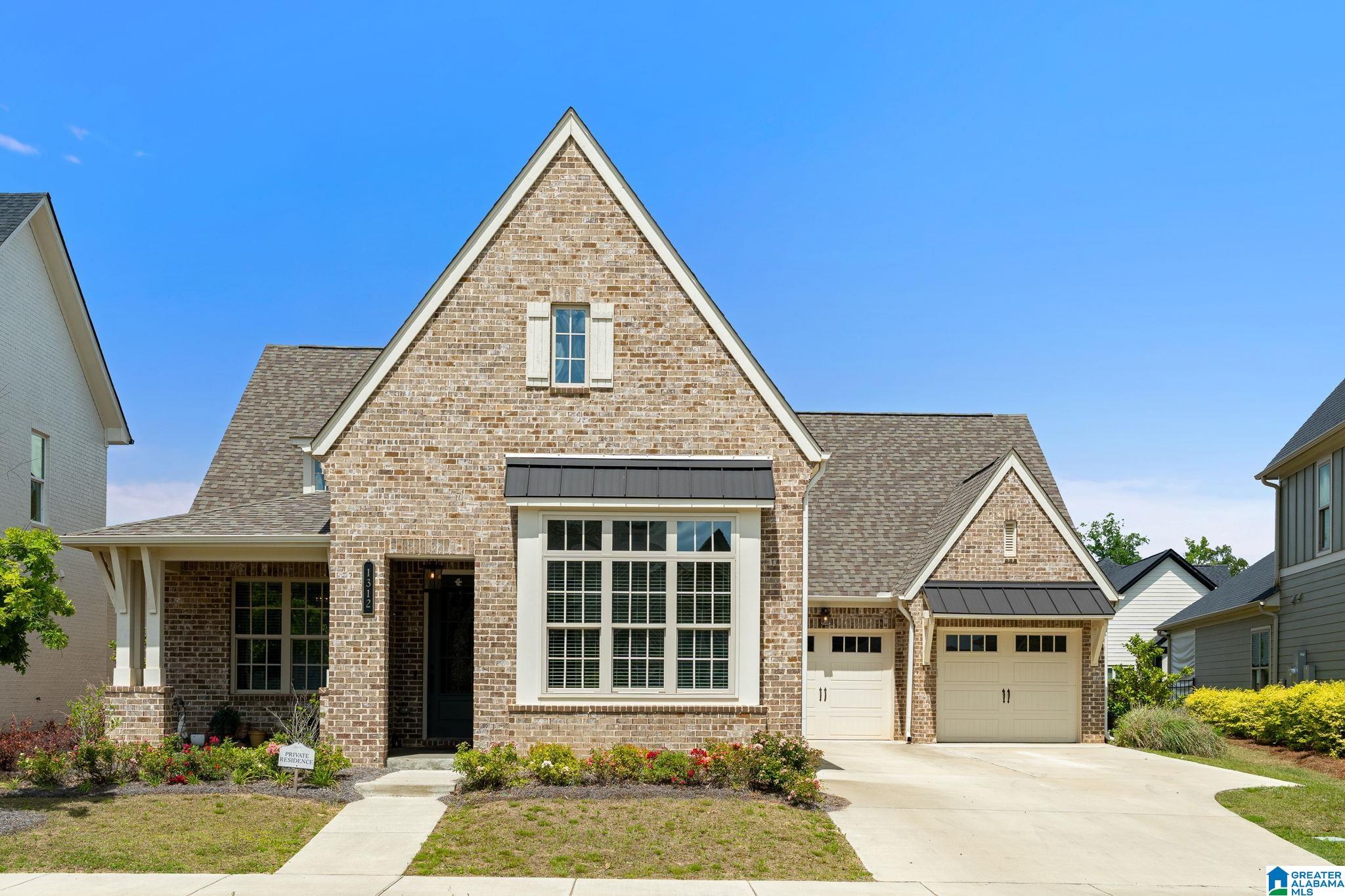 1312 Severn Way — photo
