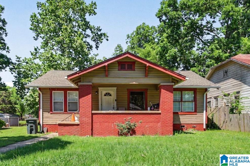 225 67th Place N — photo
