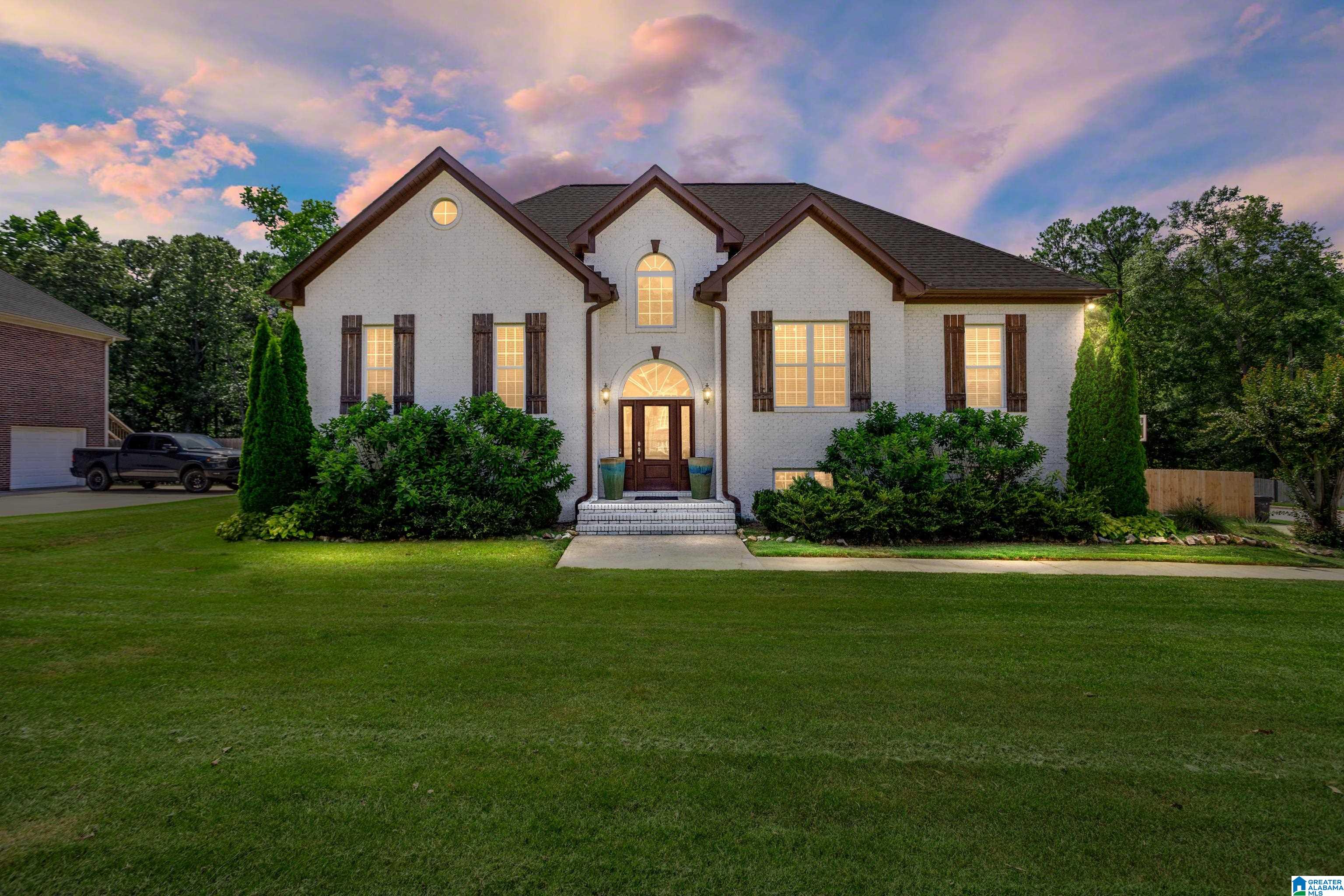 132 Oaklyn Hills Drive — photo