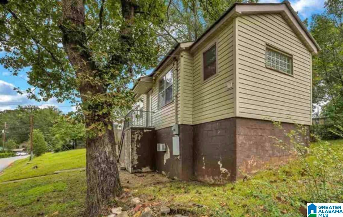 70 Lakeside Drive — photo