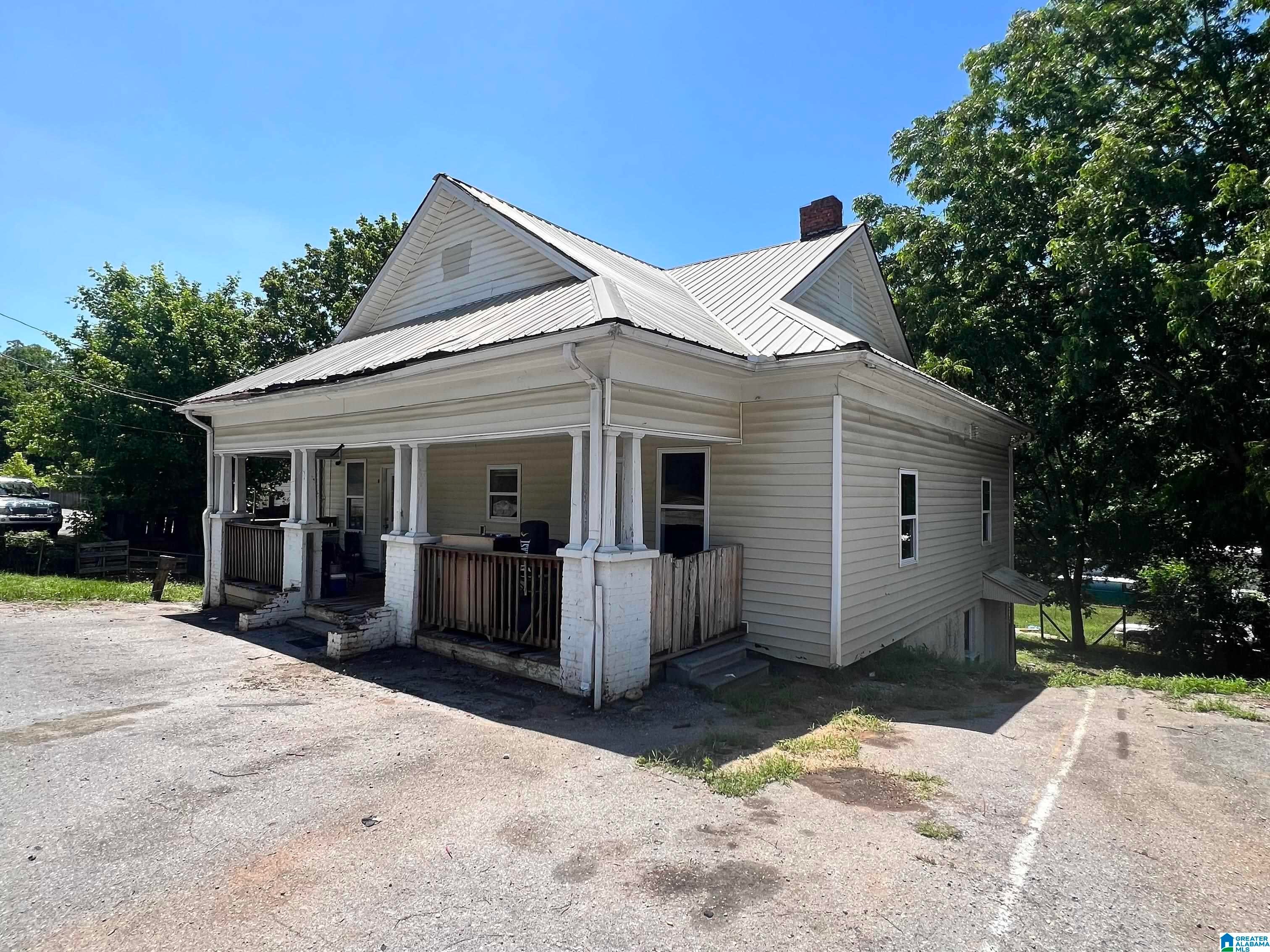 2805 Highway 25 — photo