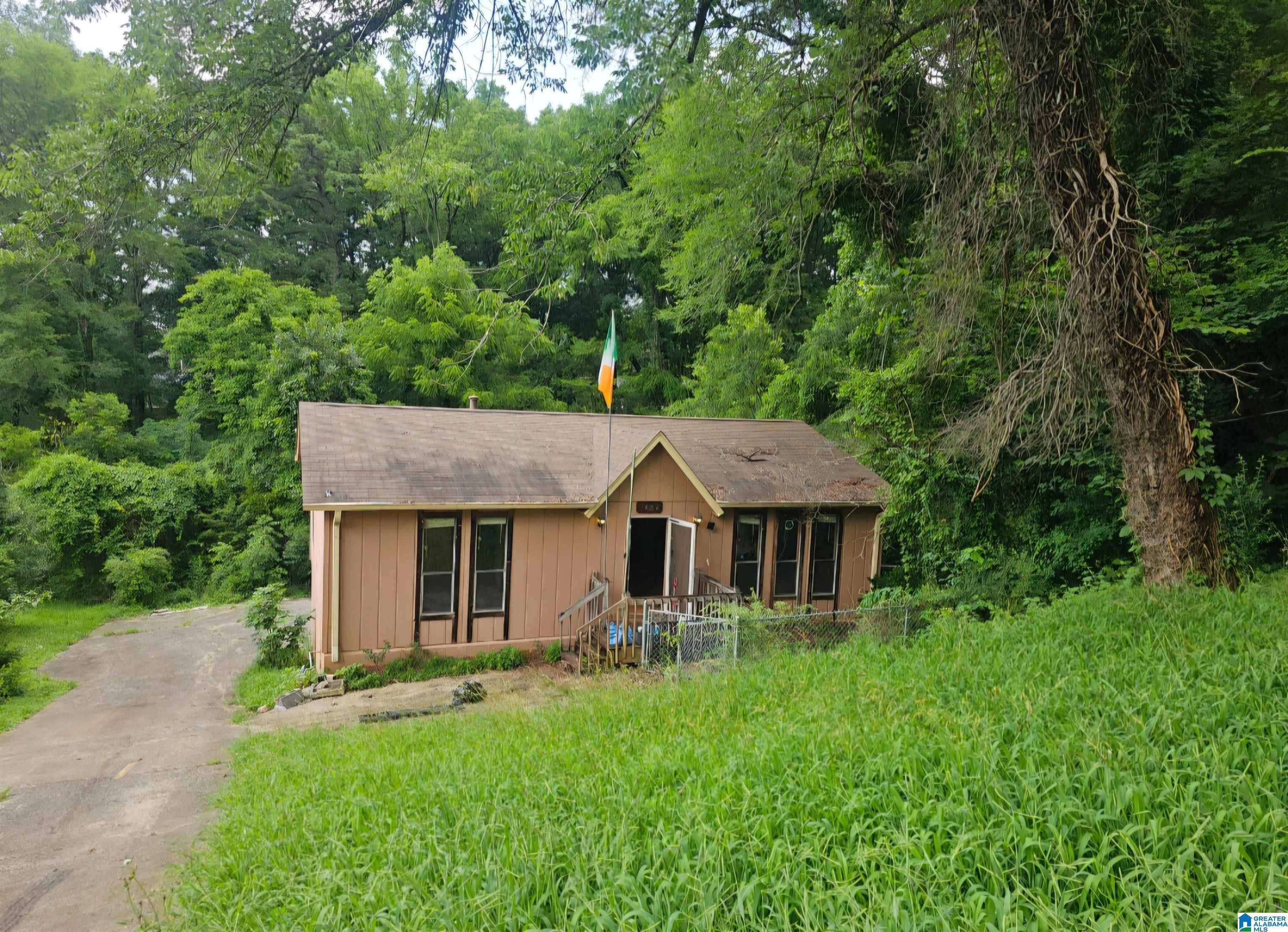1652 Azalea Drive — photo
