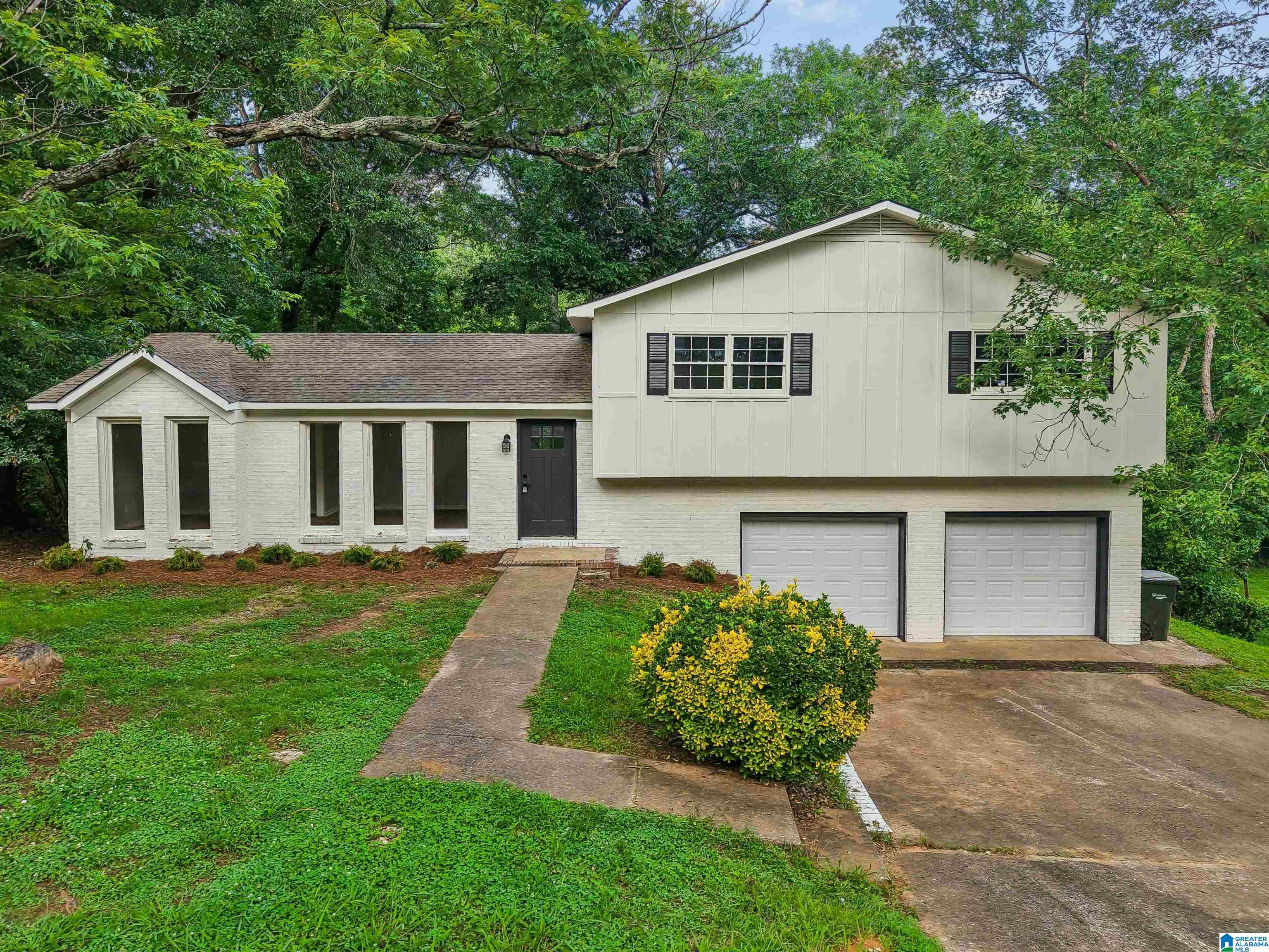 1653 5th Place — photo
