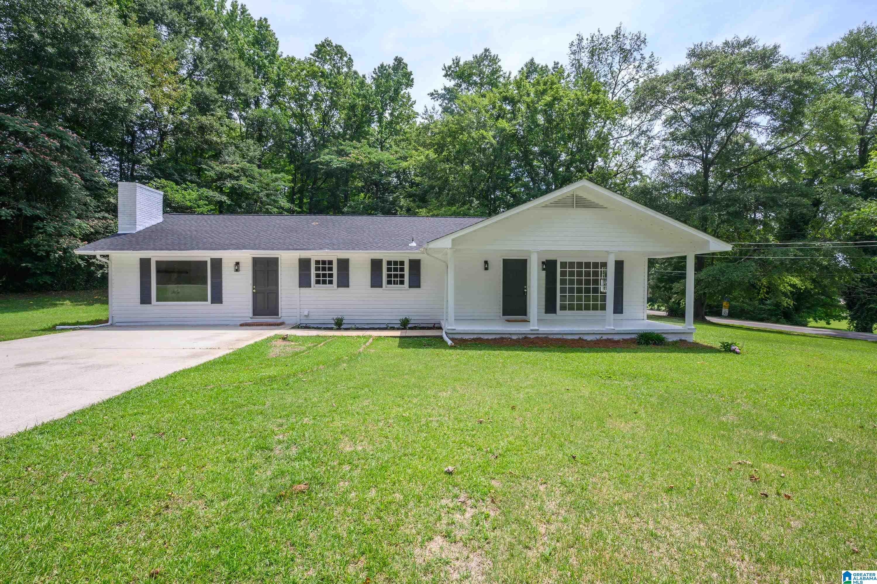 5059 Roselyn Road — photo