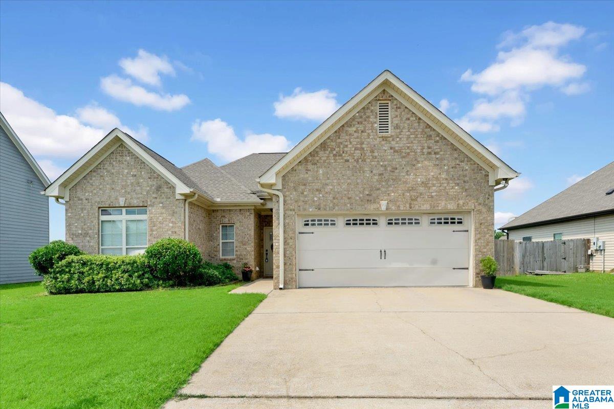 1049 Pilgrim Lane — photo