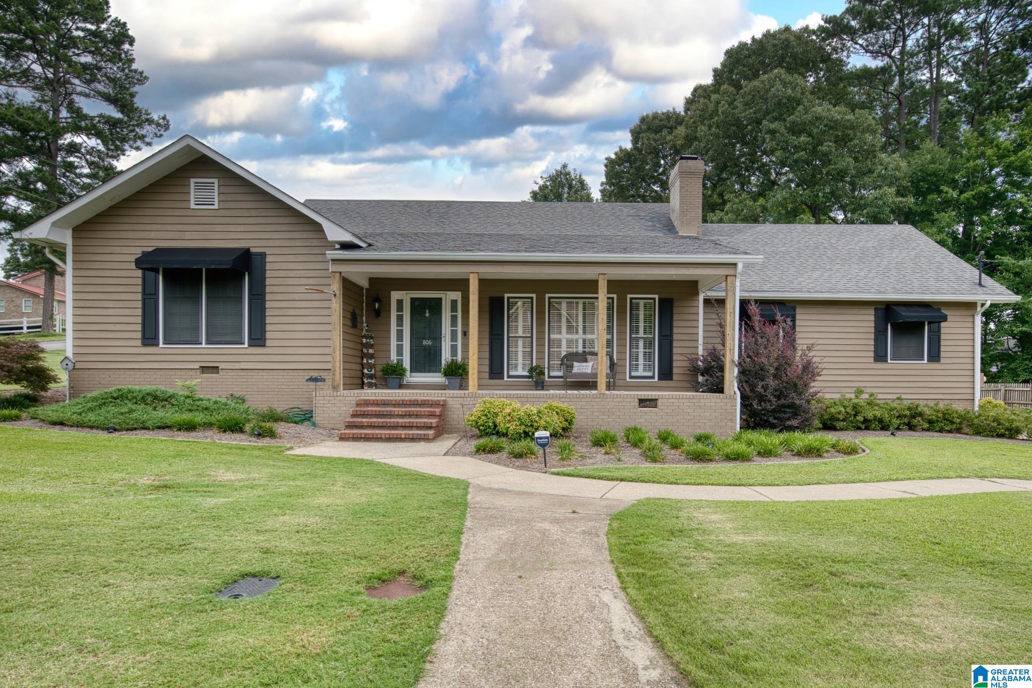806 Roy Court — photo