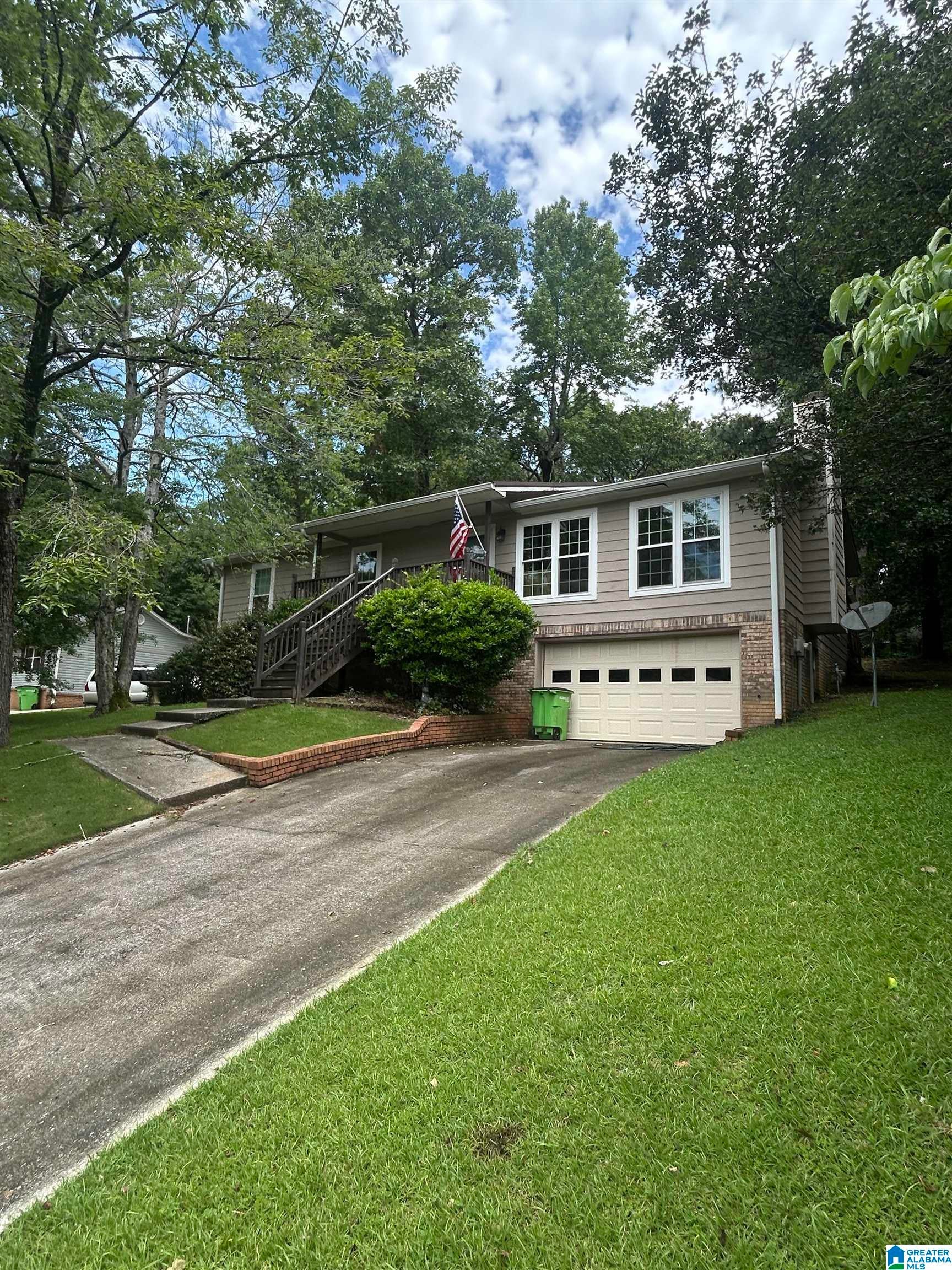 1043 Kings Forest Drive — photo