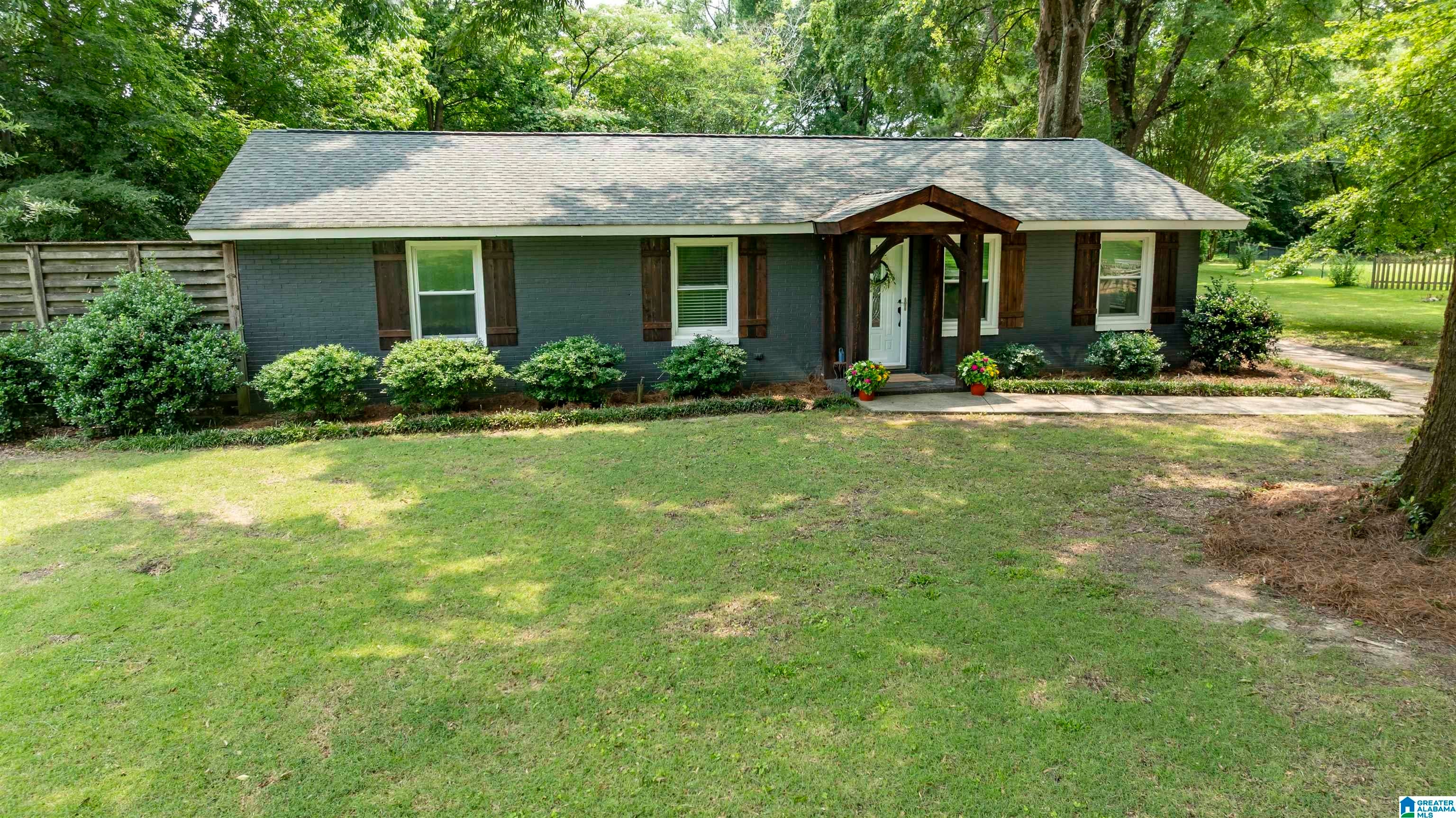 4032 Meadowview Circle — photo