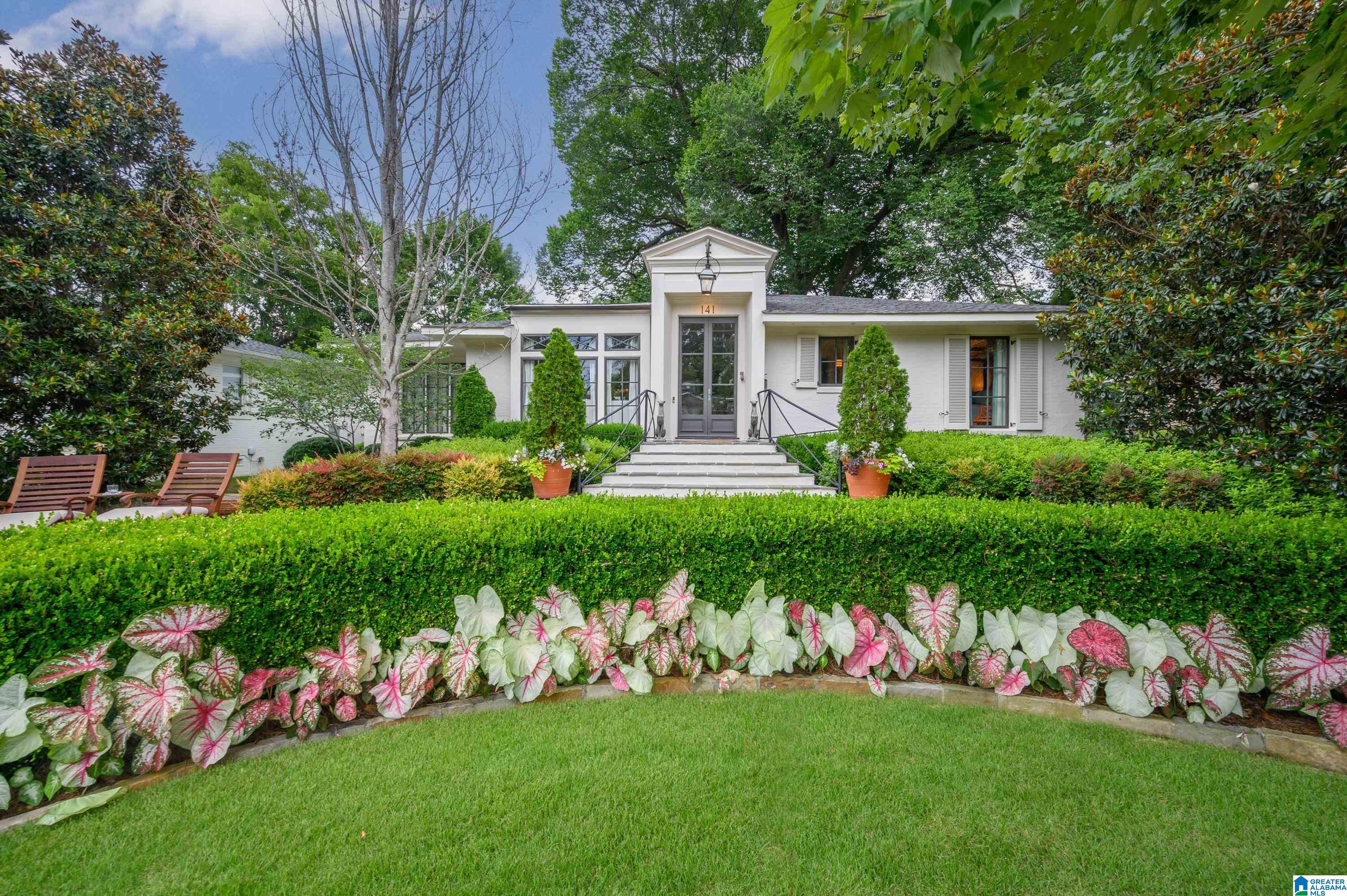 141 E Glenwood Drive — photo