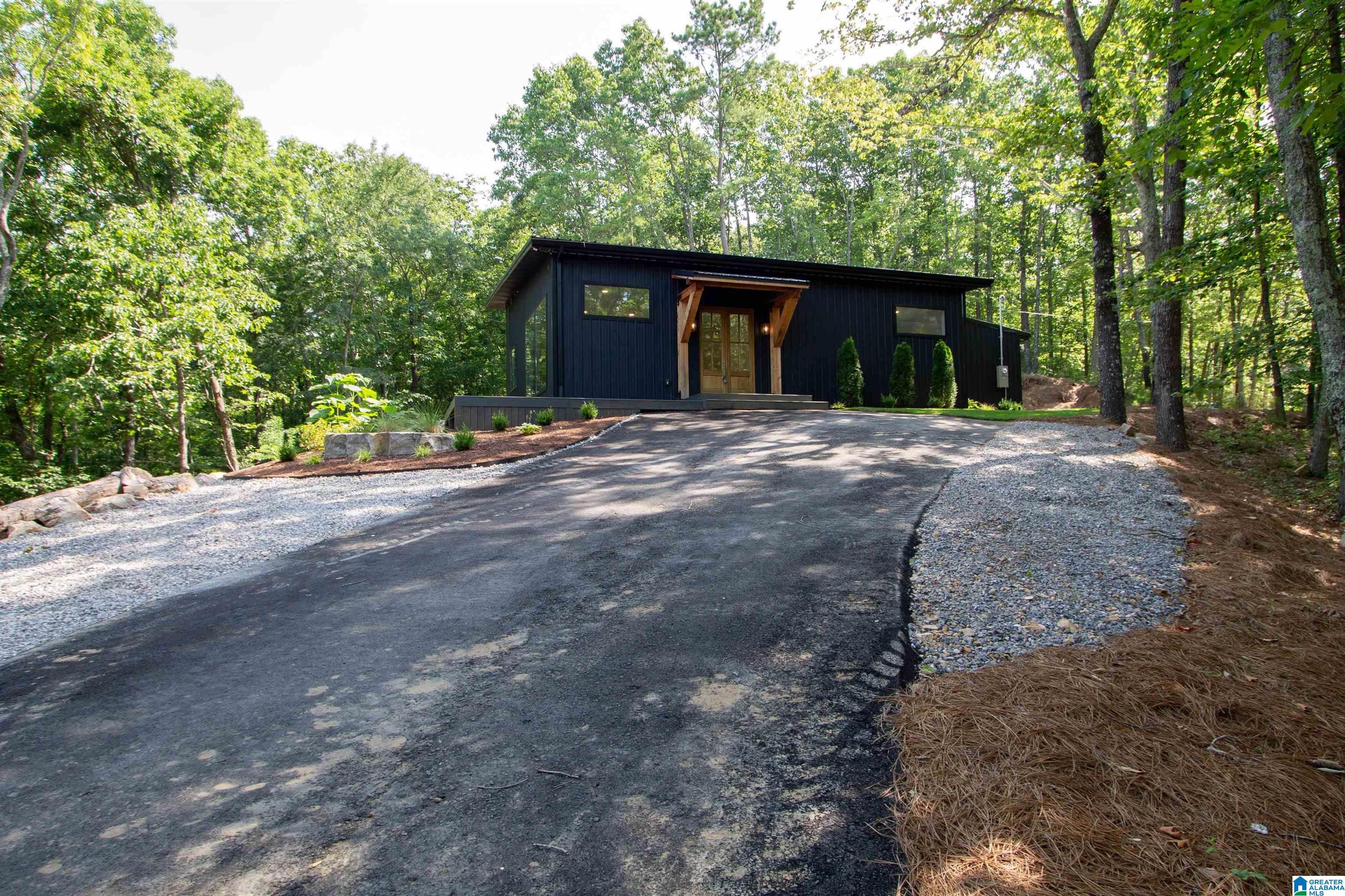 689 Beaver Creek Road — photo