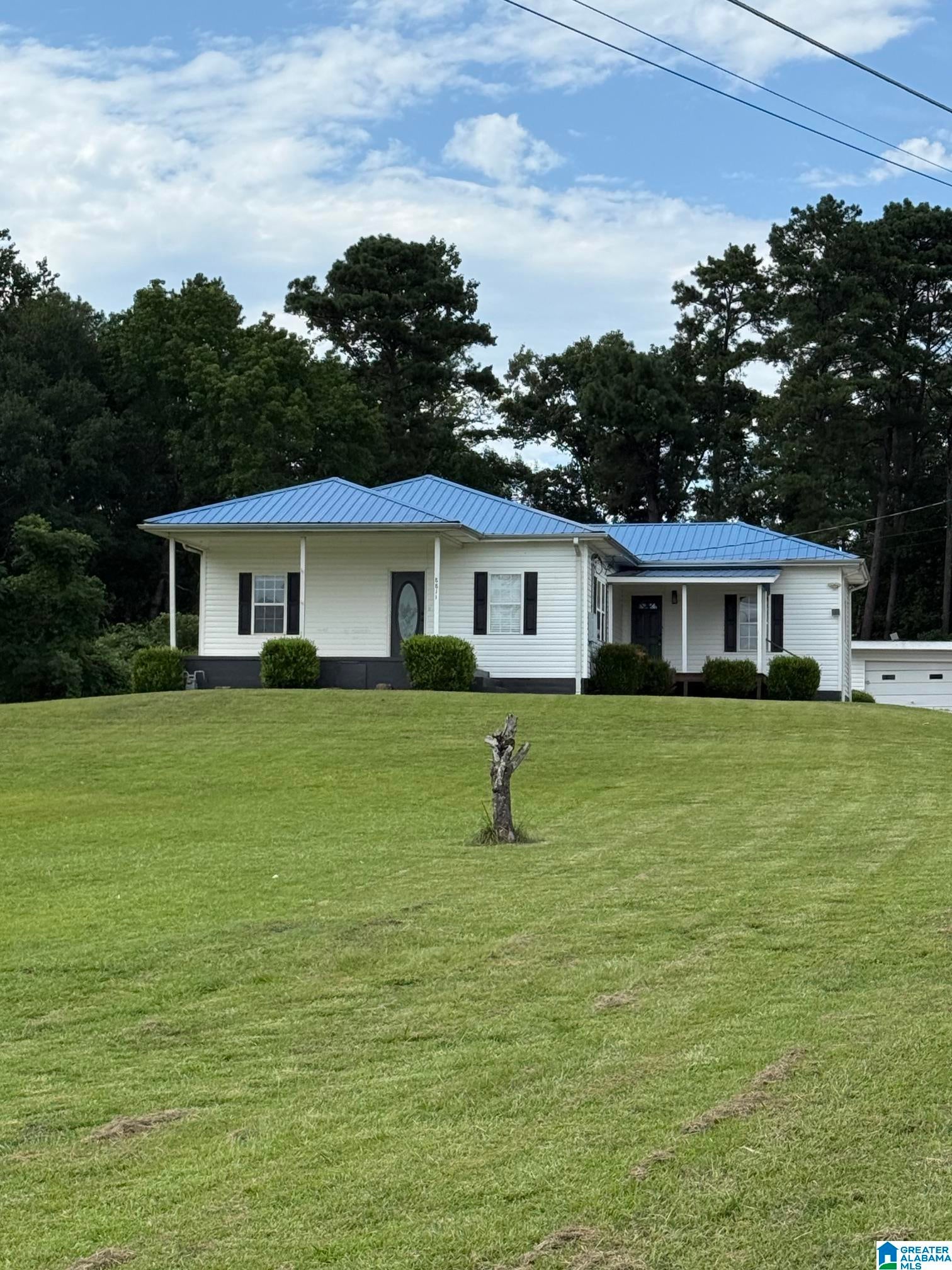 8811 Taylors Ferry Road — photo