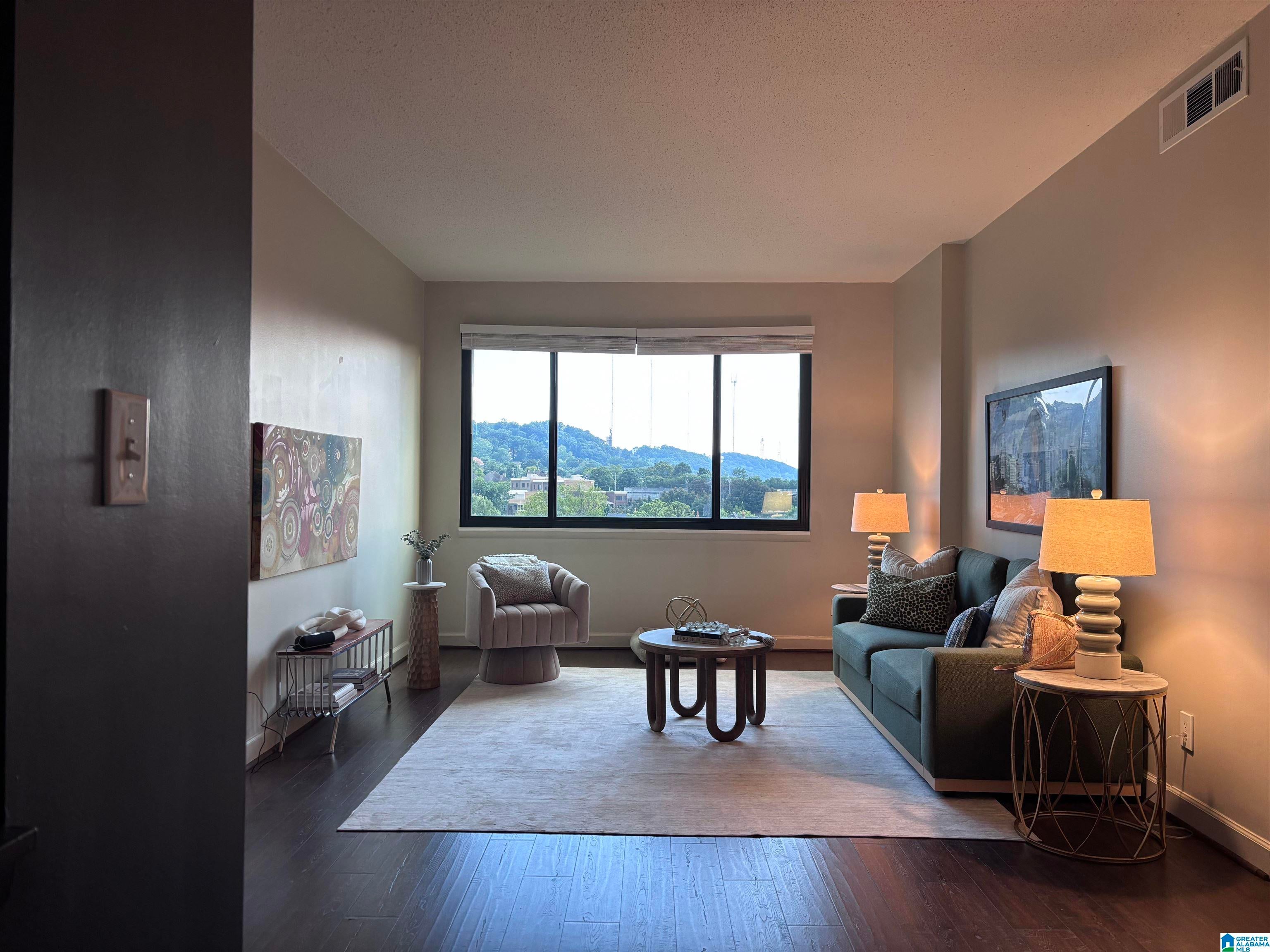 2625 Highland Avenue 706 — photo