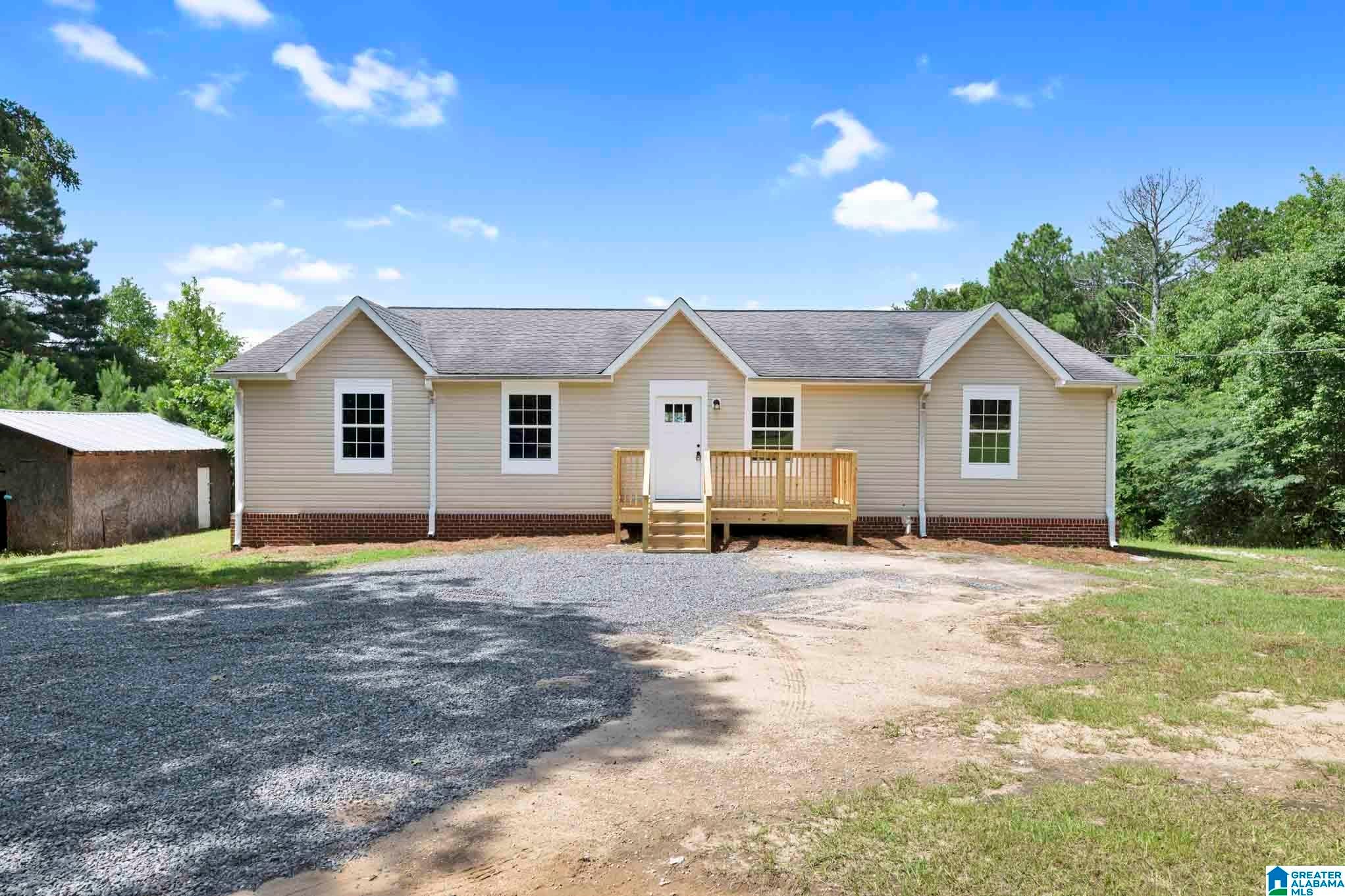 600 Holt Circle — photo