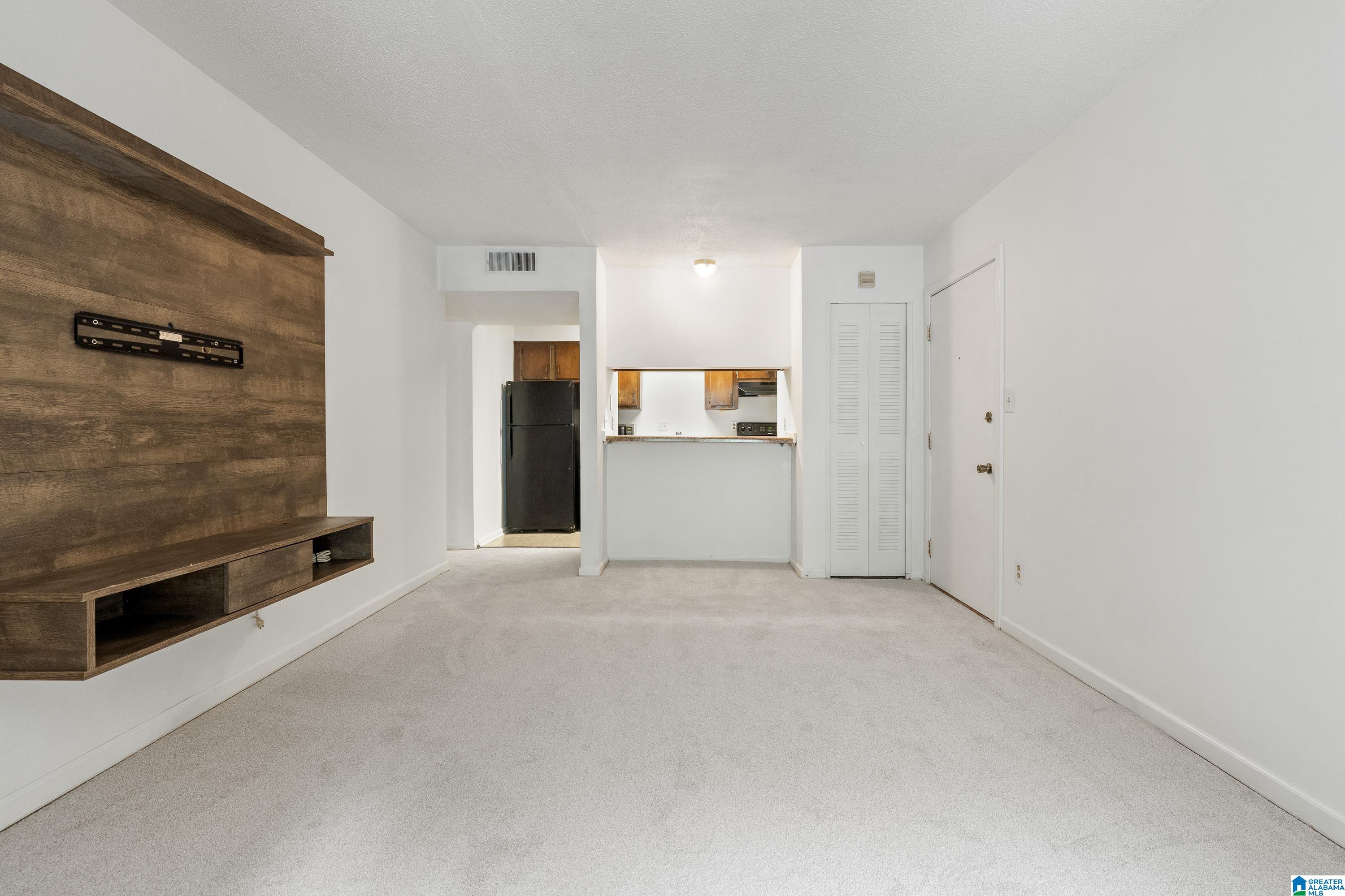 418 Skyview Drive E — photo