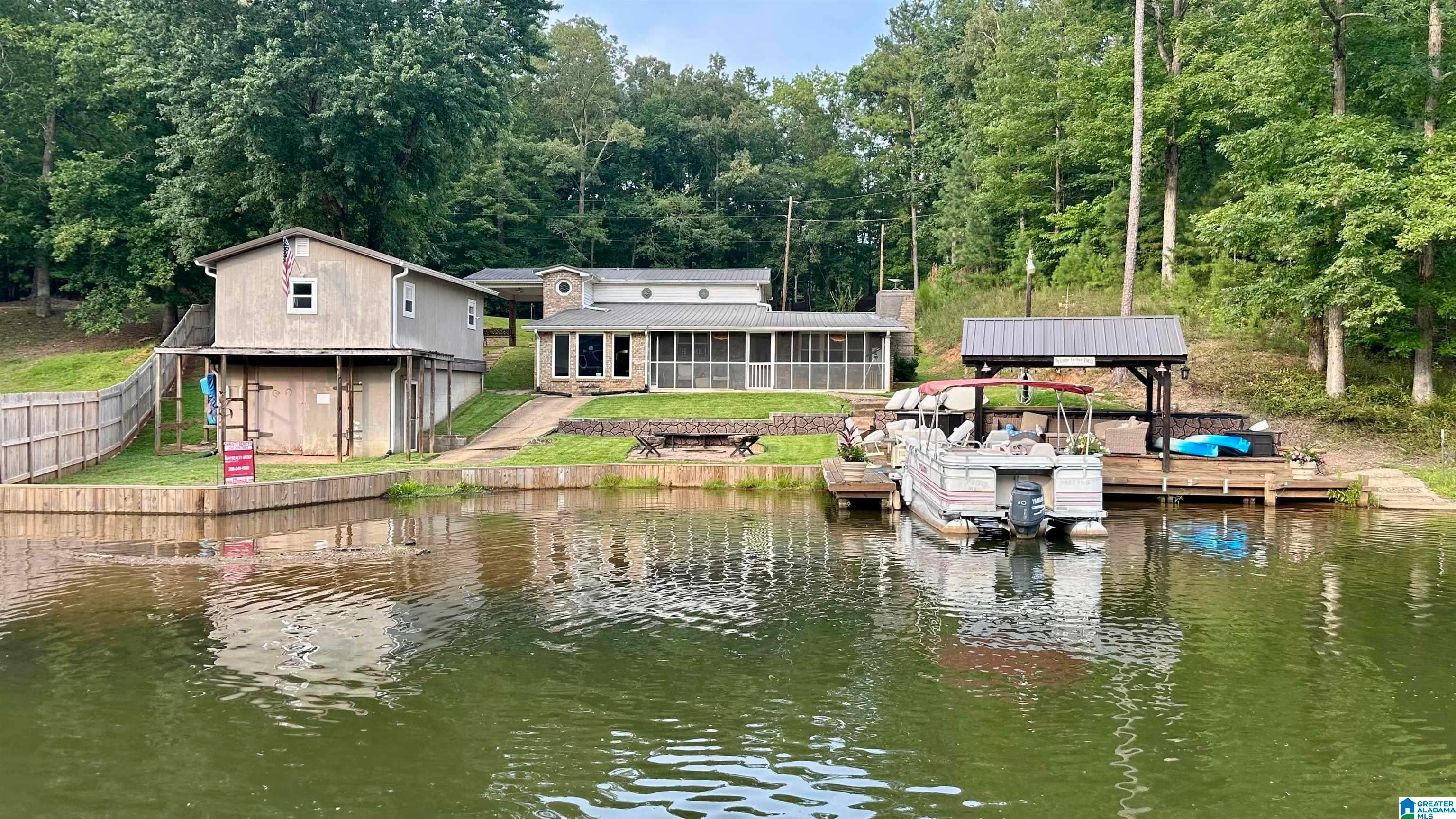 50 Lakeside Circle — photo