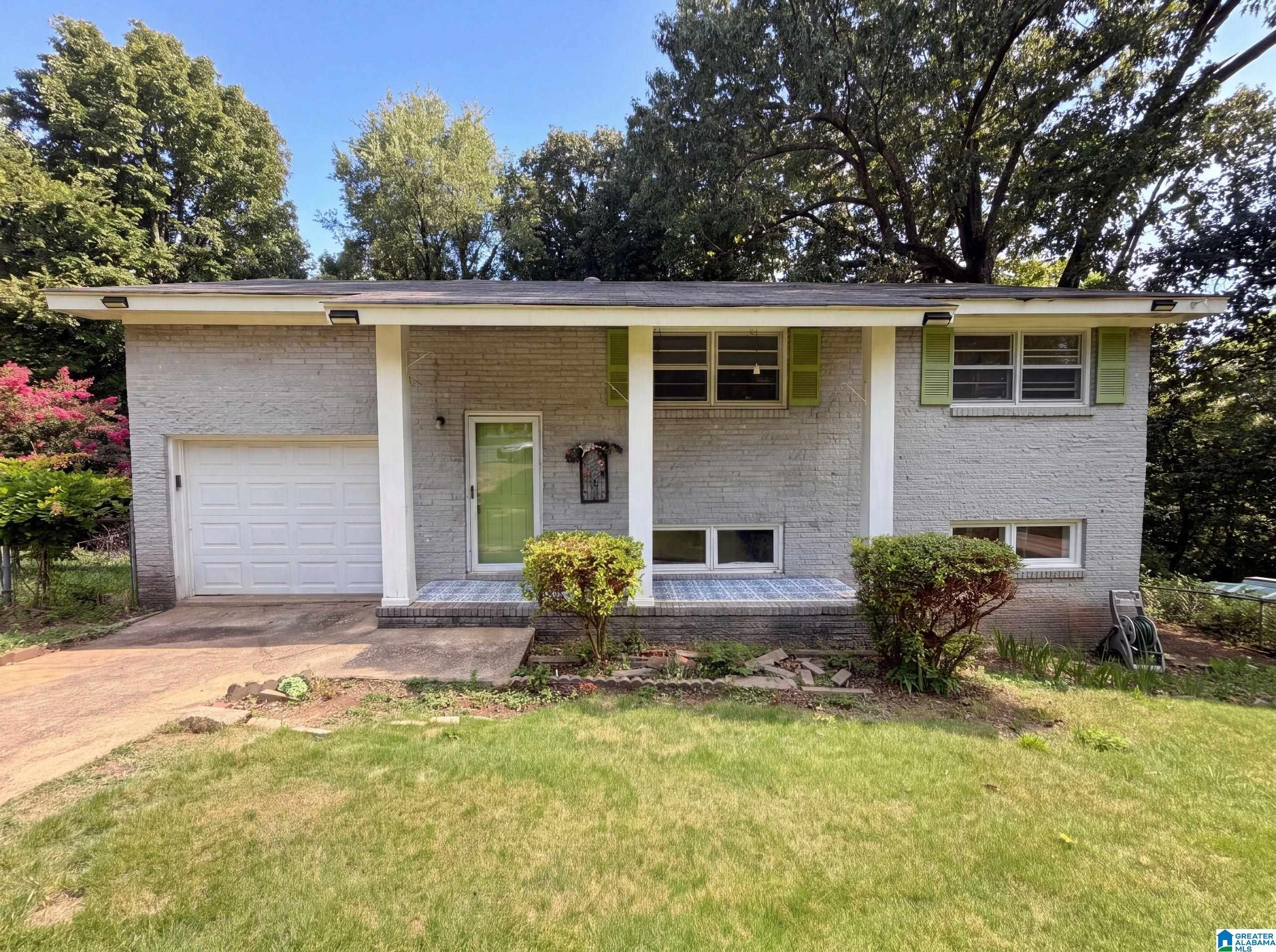 325 19th Court Circle NE — photo