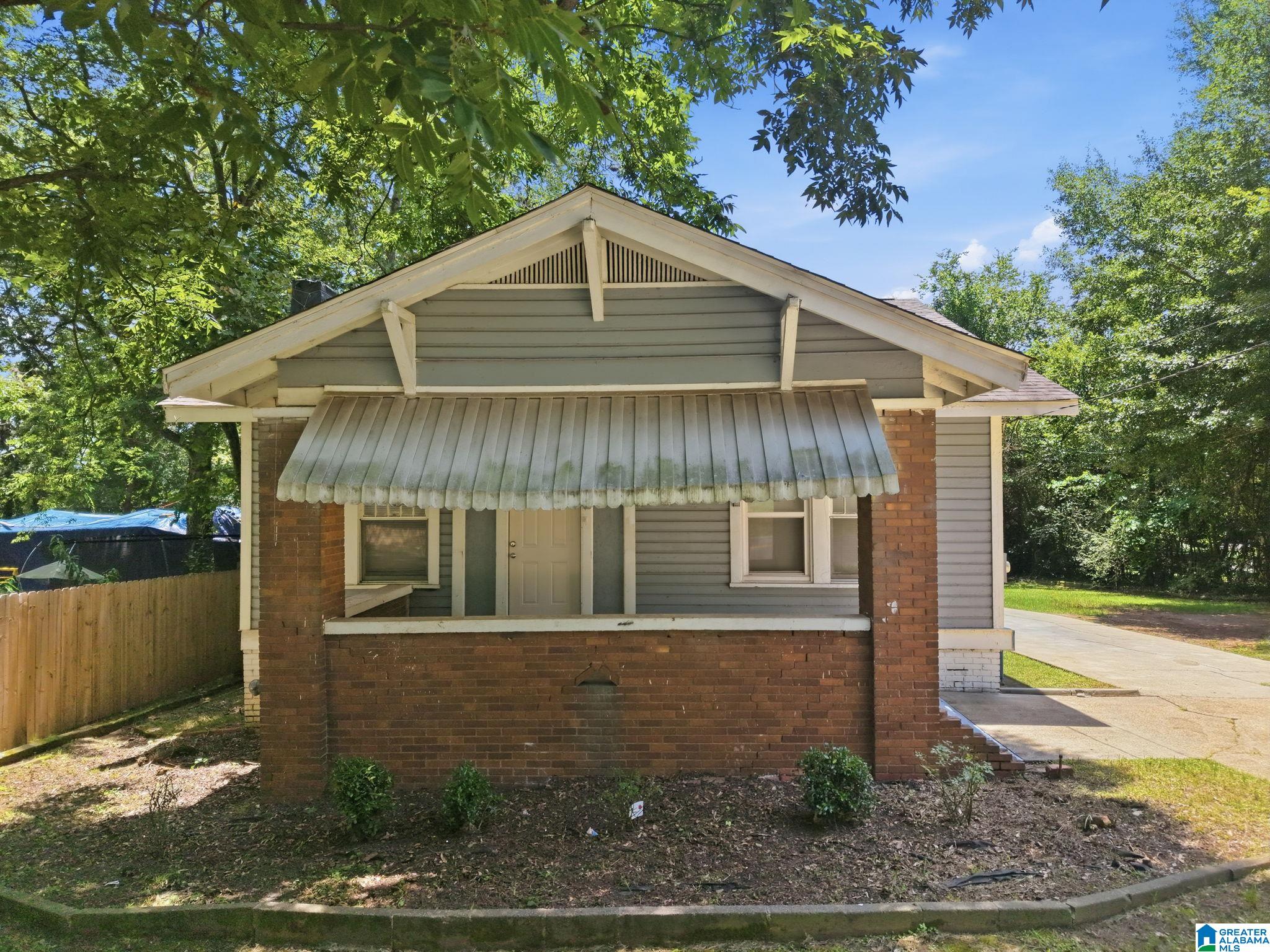 912 Woodward Road — photo