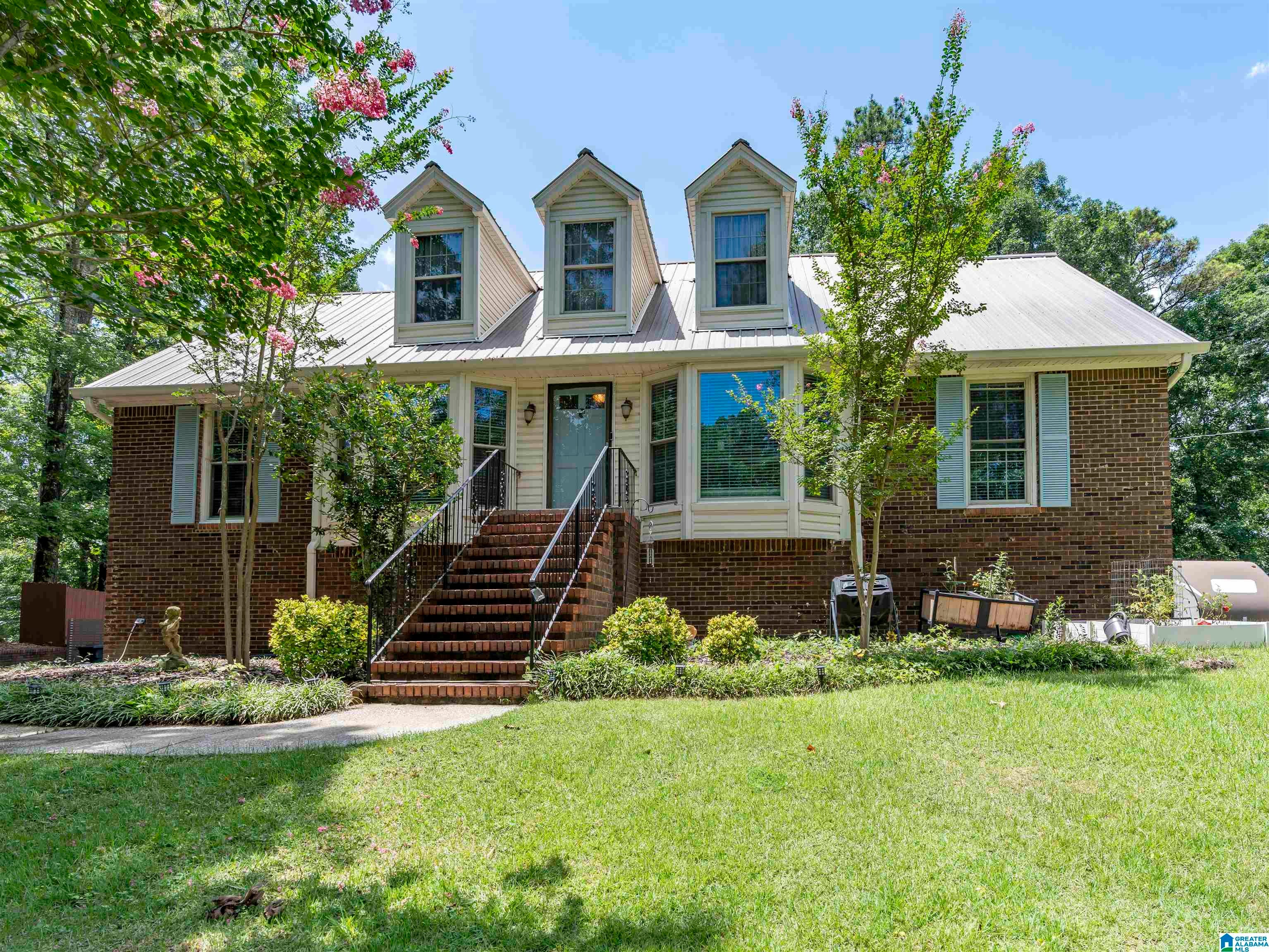 2614 Royal Circle — photo