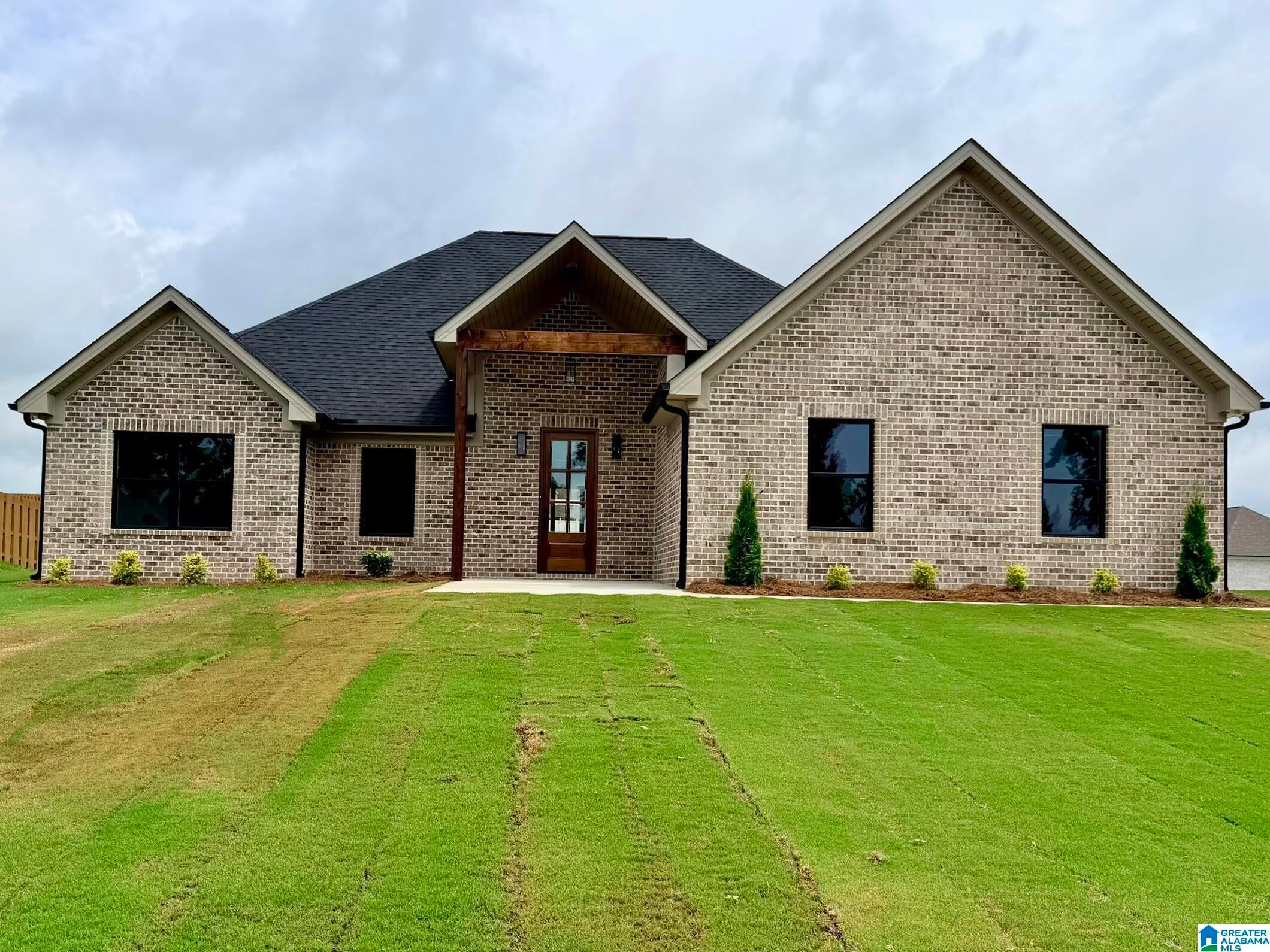 170 Crest Loop Road — photo