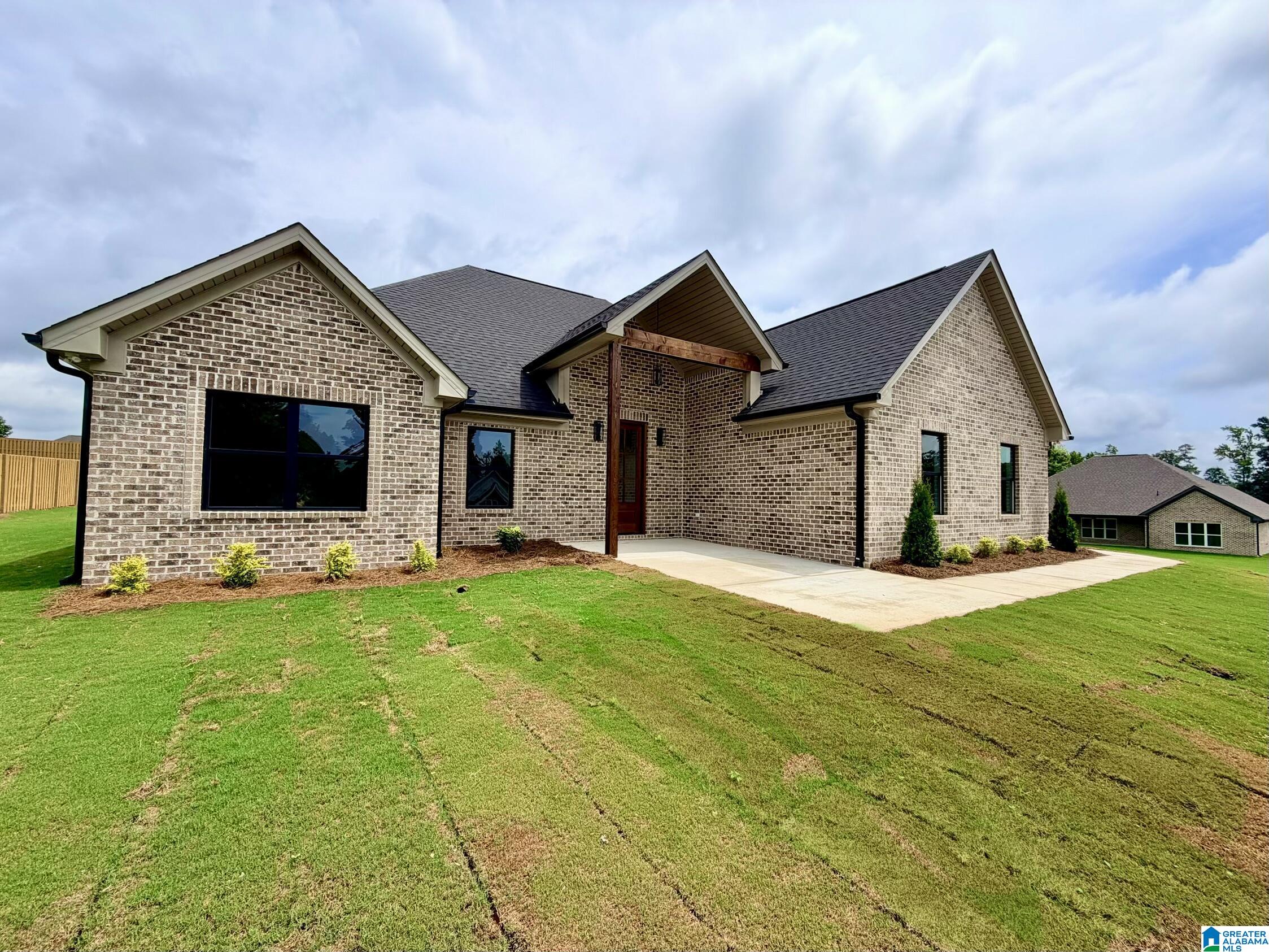170 Crest Loop Road, Clanton, AL 35045 — photo 2