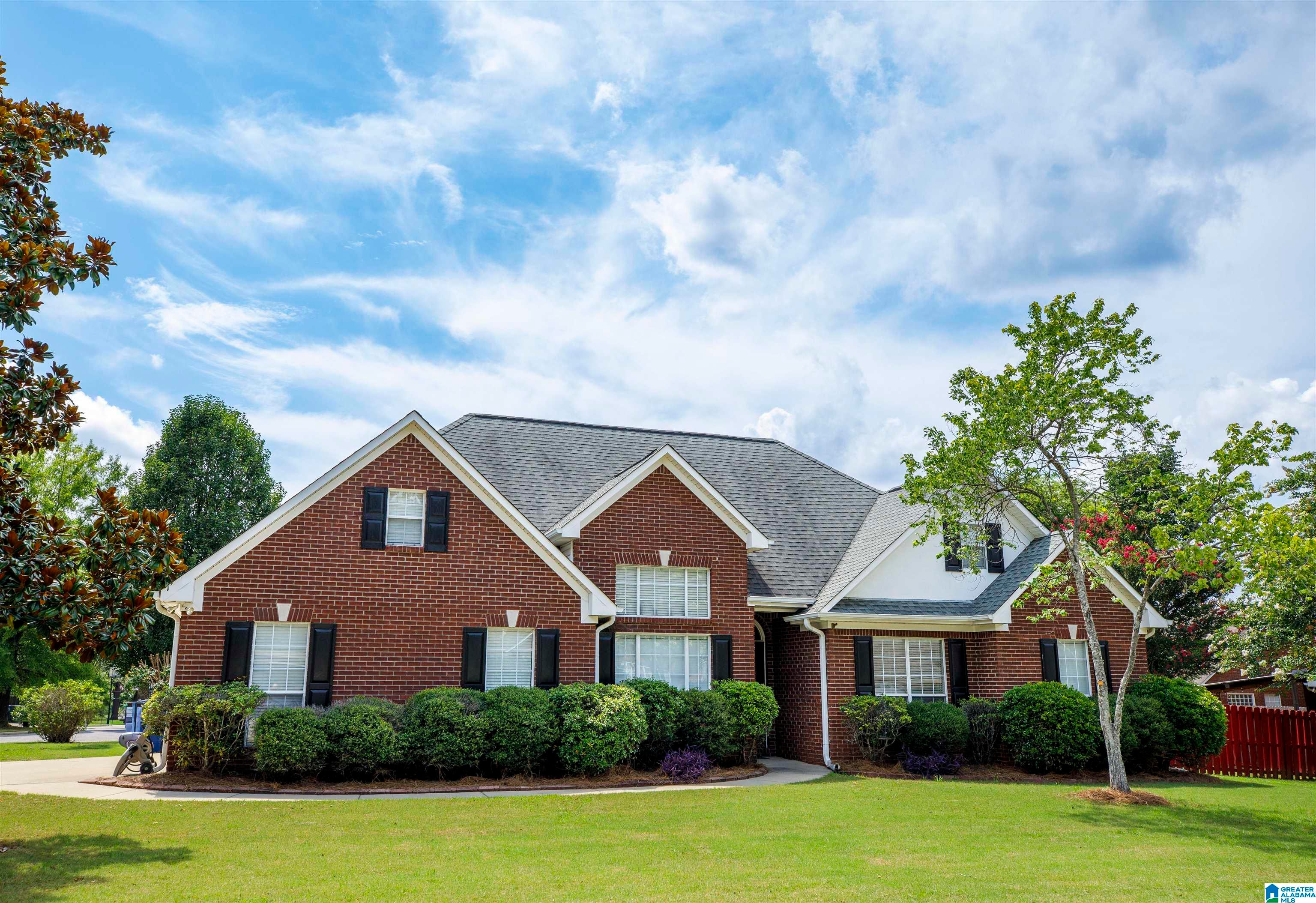 144 Roy Court — photo