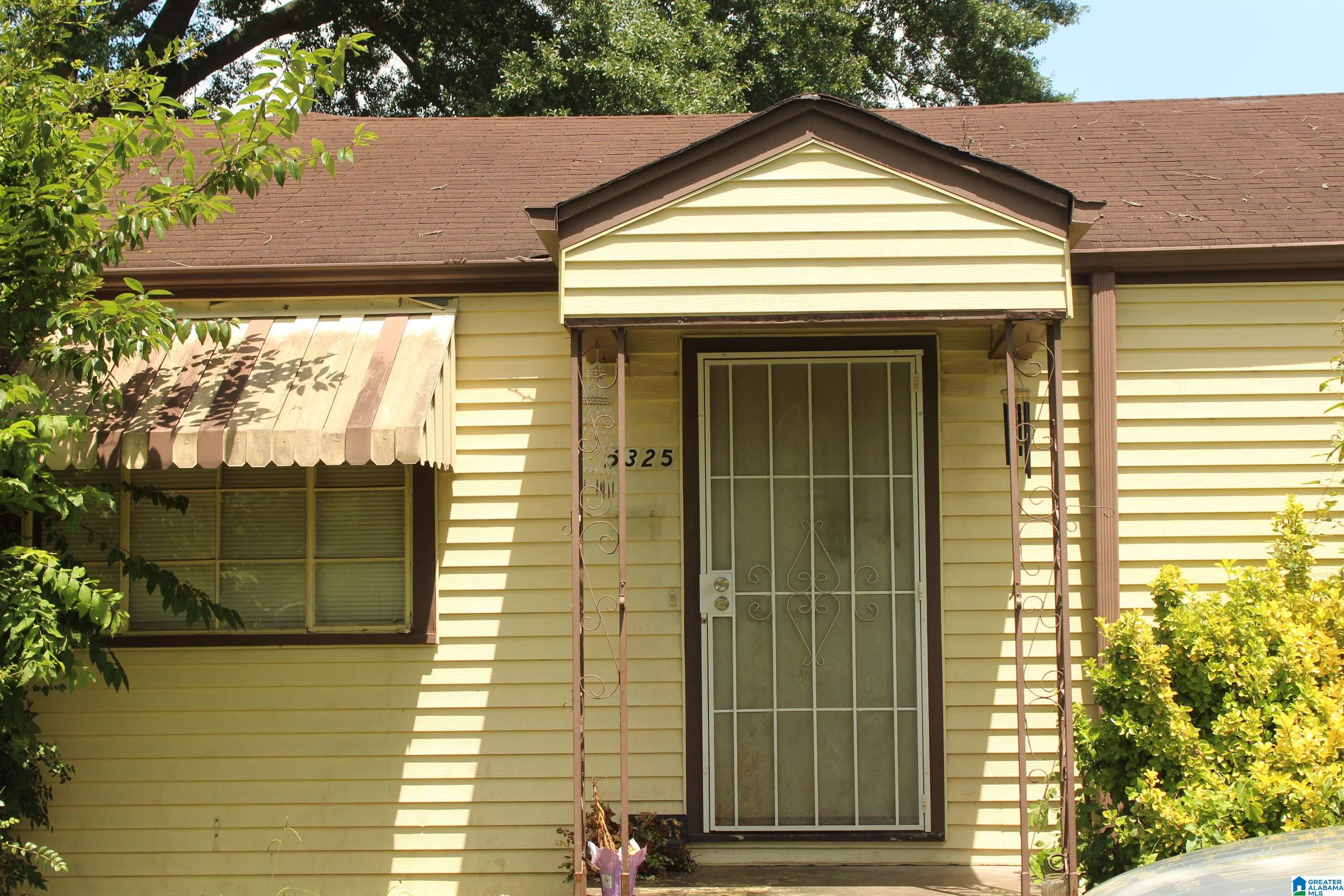5325 Court Q — photo