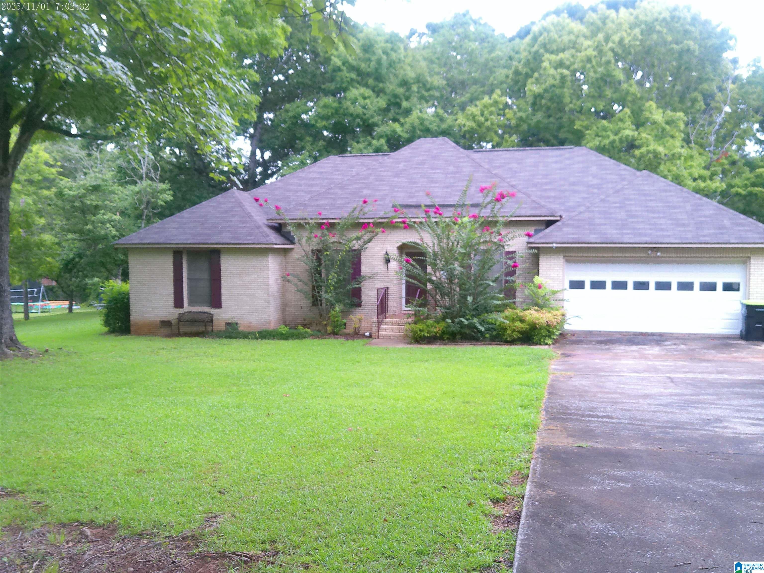 615 Pinecrest Road — photo