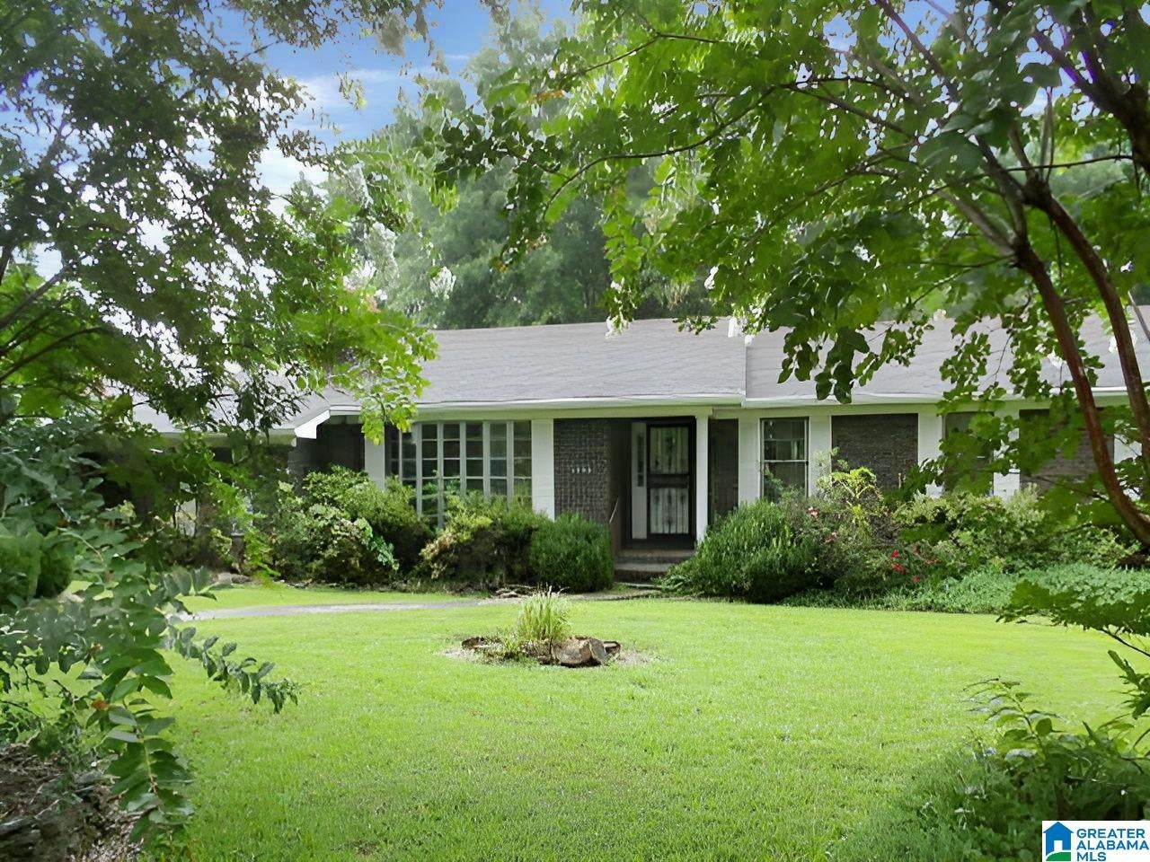 5000 Pine Drive — photo