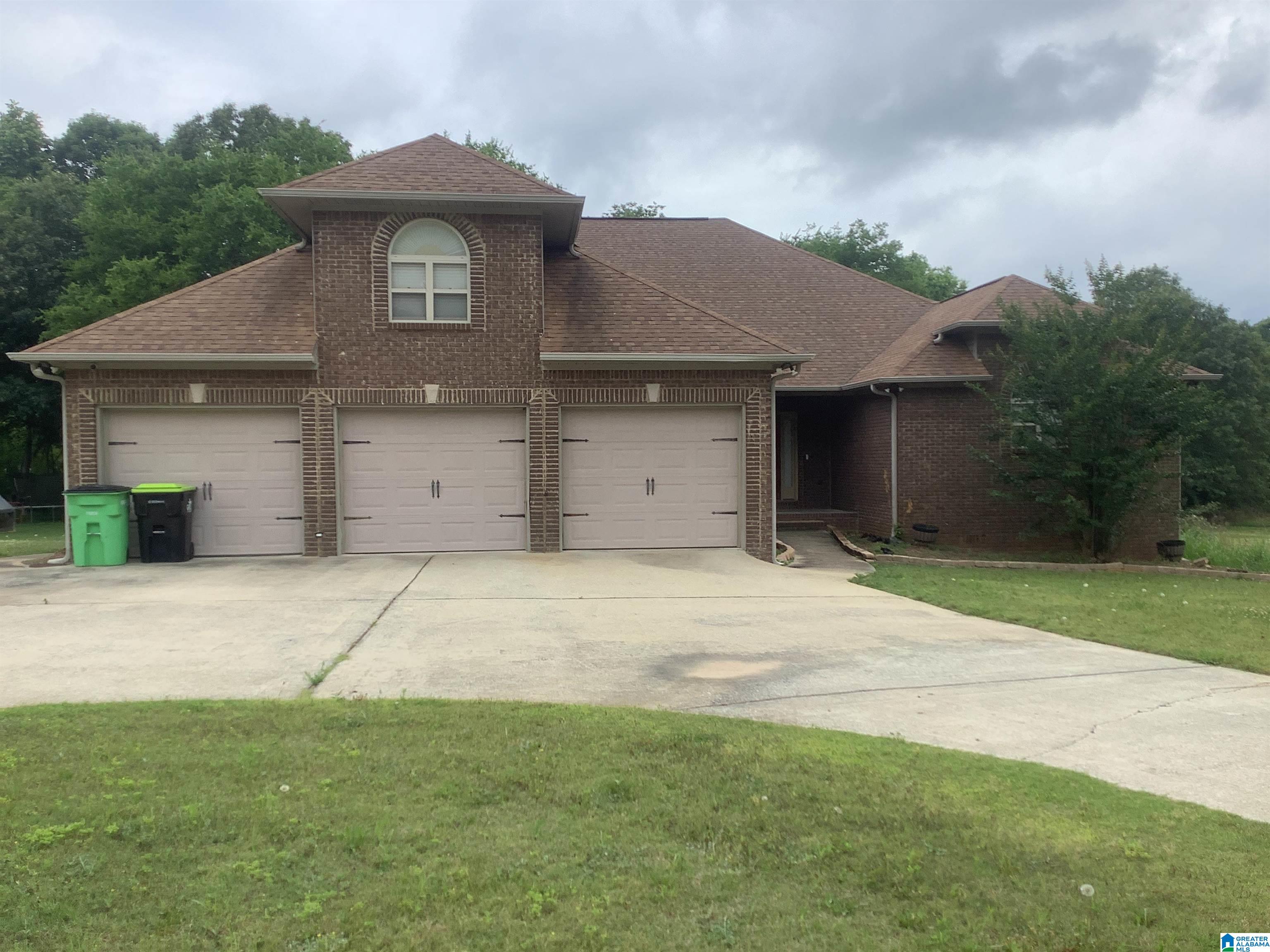 136 Village Trace Drive — photo