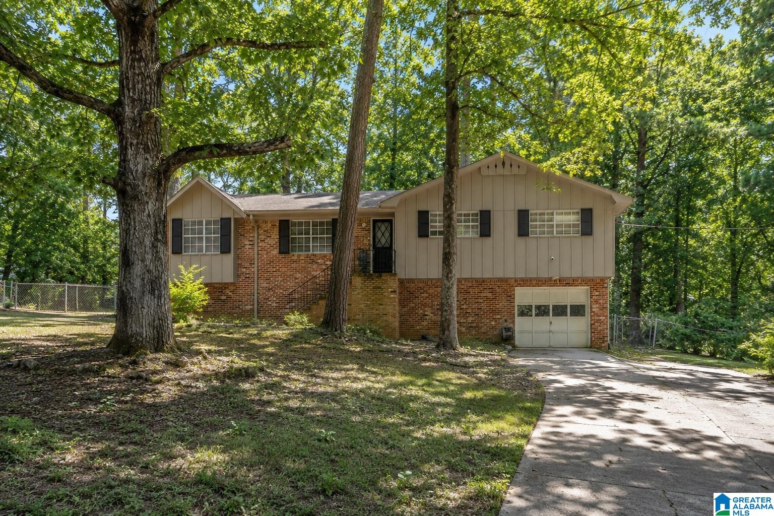 1421 Brewster Circle — photo