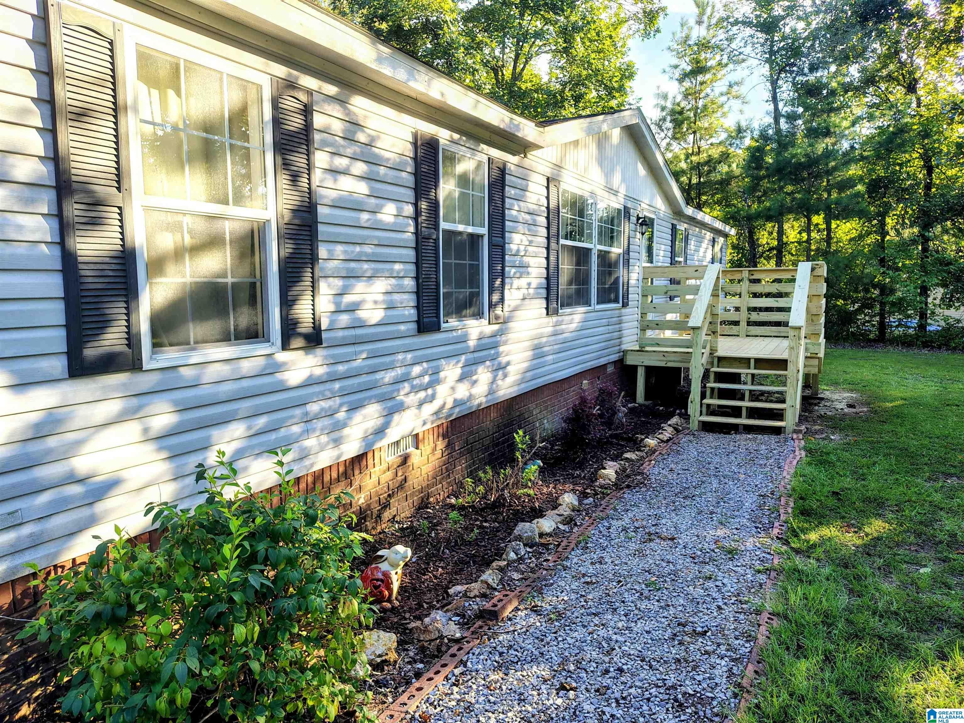 652 Deerfield Road — photo