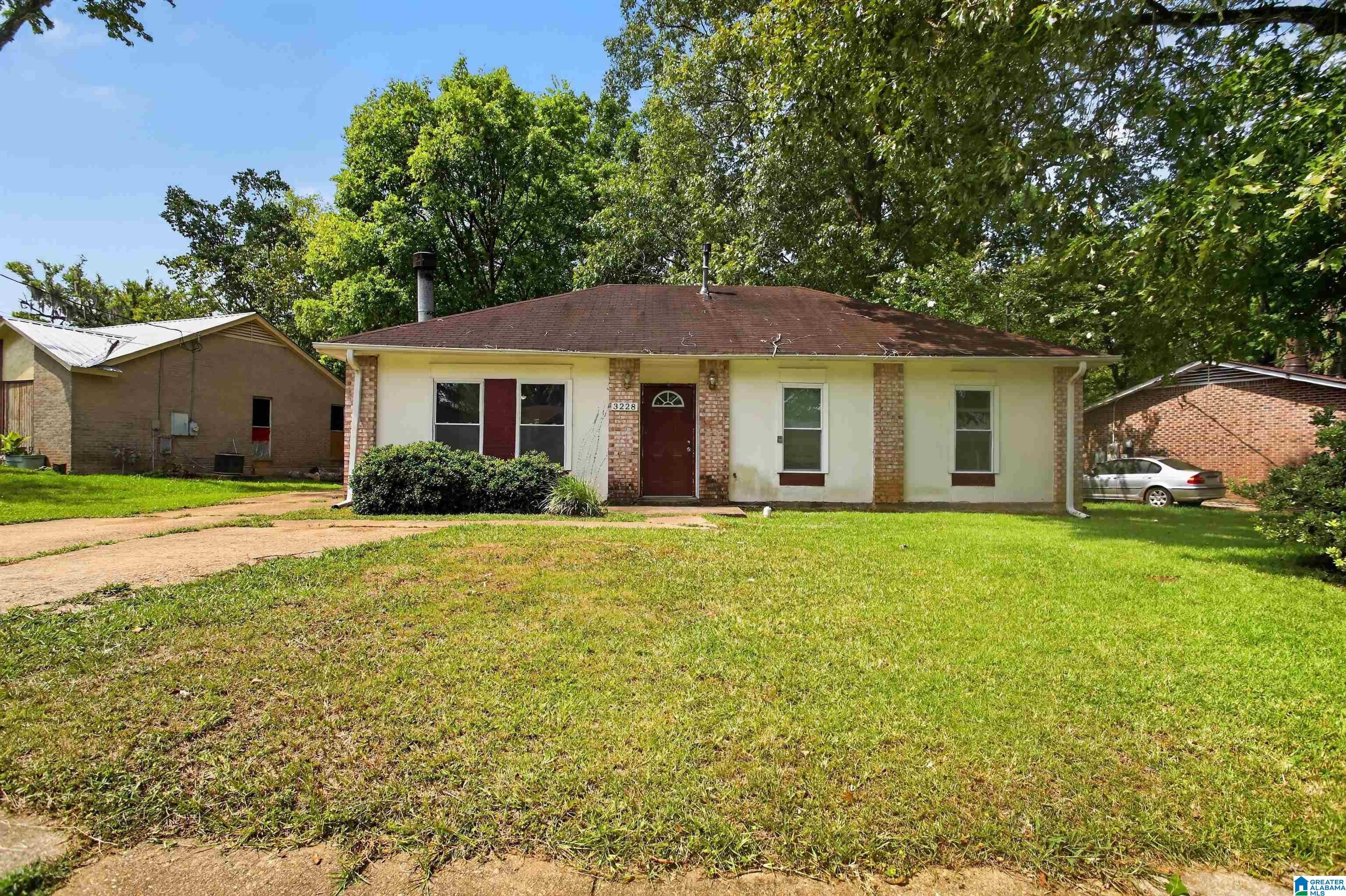 3228 Capwood Curve — photo