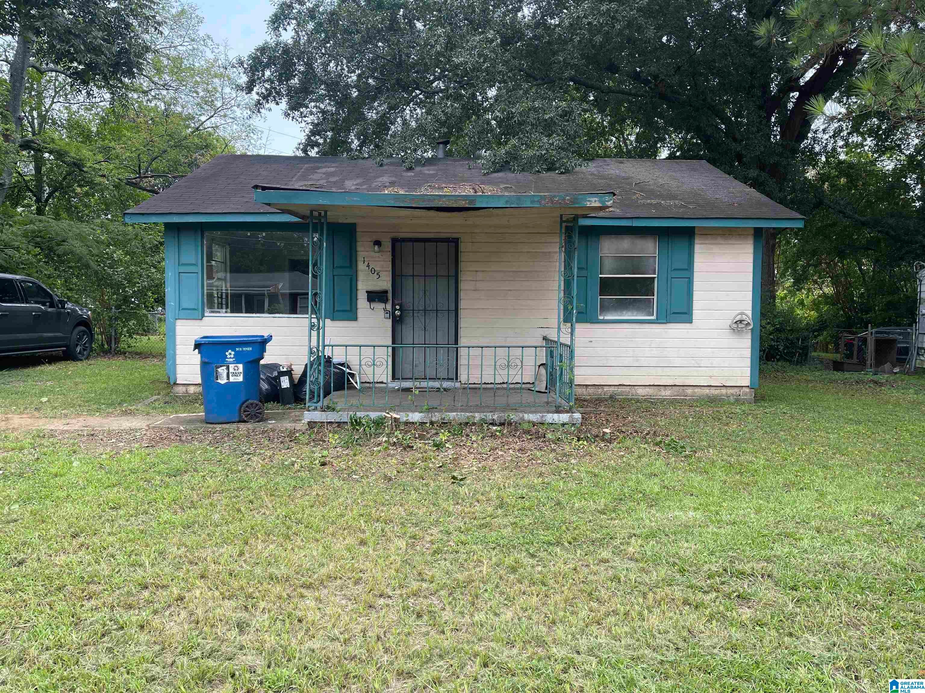 1405 Woodward Road — photo