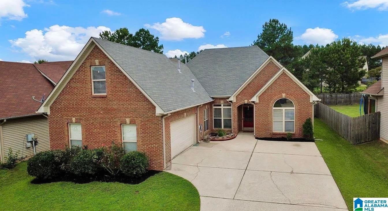 145 Oak Leaf Court — photo